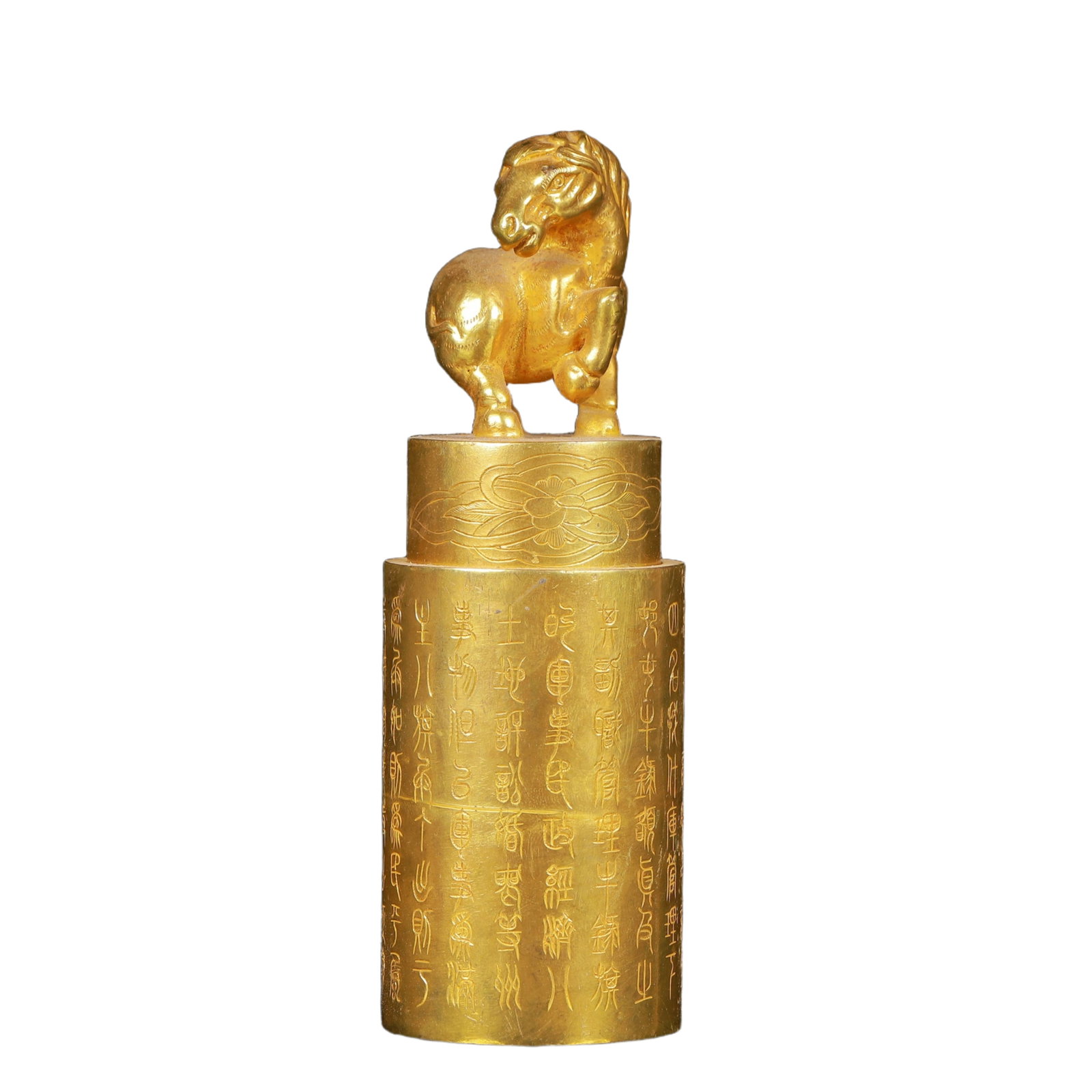 An Exquisite Gilt Bronze Flower Pattern Horse Seal,with Poem: An Exquisite Gilt Bronze Flower Pattern Horse Seal,with Poem,Qing Dynasty,China,Size:3.9inx2.8inx3.7in,Weight:693g 铜鎏金花卉纹马印章,带#