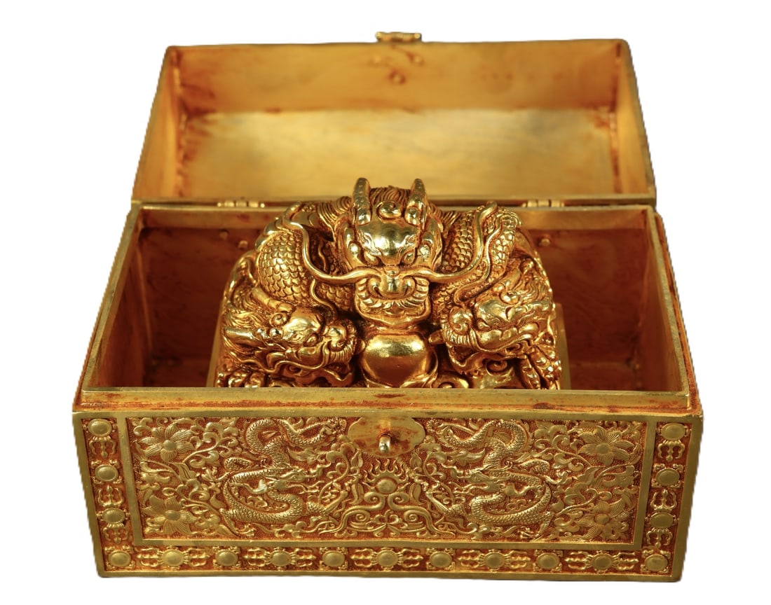 An Exquisite Gilt Bronze Dragon Seal,with Lotus and Dragon Pattern Box,with poem: An Exquisite Gilt Bronze Dragon Seal,with Lotus and Dragon Pattern Box,with poem,Qing Dynasty,China,With Mark,Size:(Box)5.7inx8.3inx5.1in,(Seal)4.9inx5.3inx3in,Weight:8960g 铜鎏金