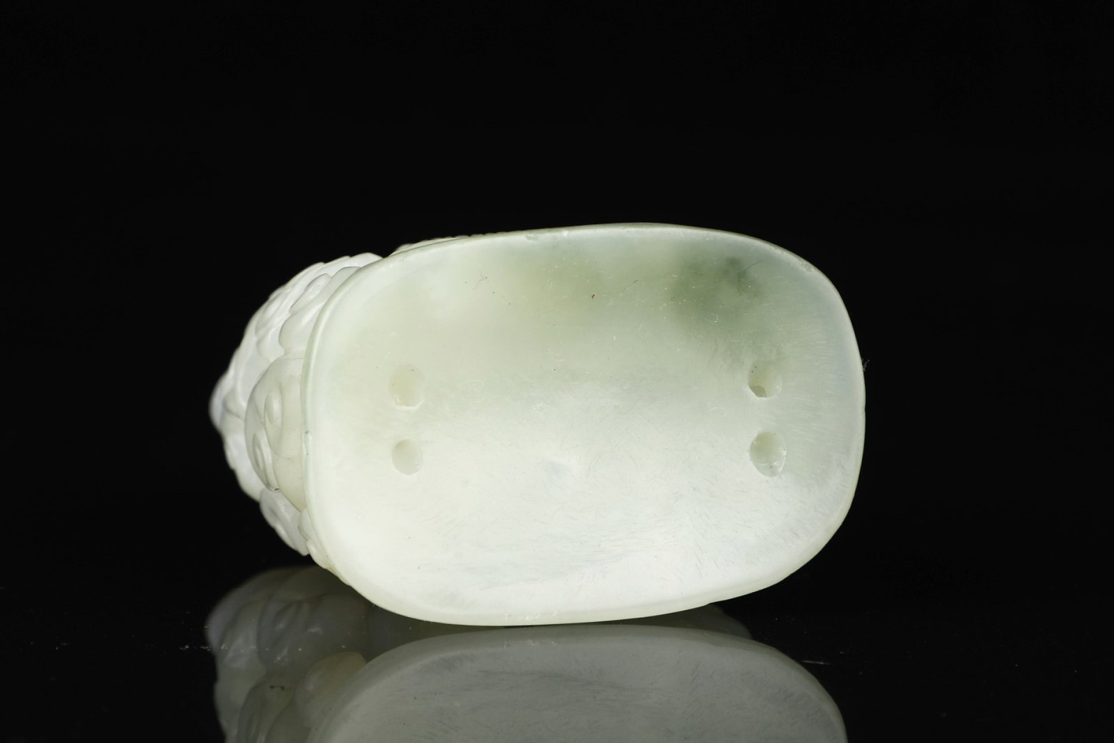 An Exquisite White Jade Dragon Pattern Ornament - 10