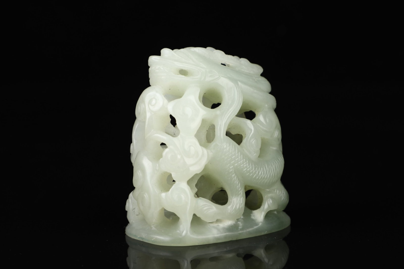 An Exquisite White Jade Dragon Pattern Ornament - 5