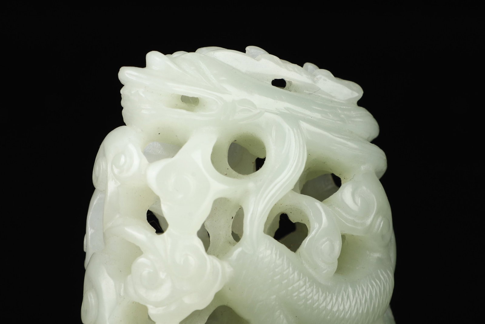 An Exquisite White Jade Dragon Pattern Ornament - 7