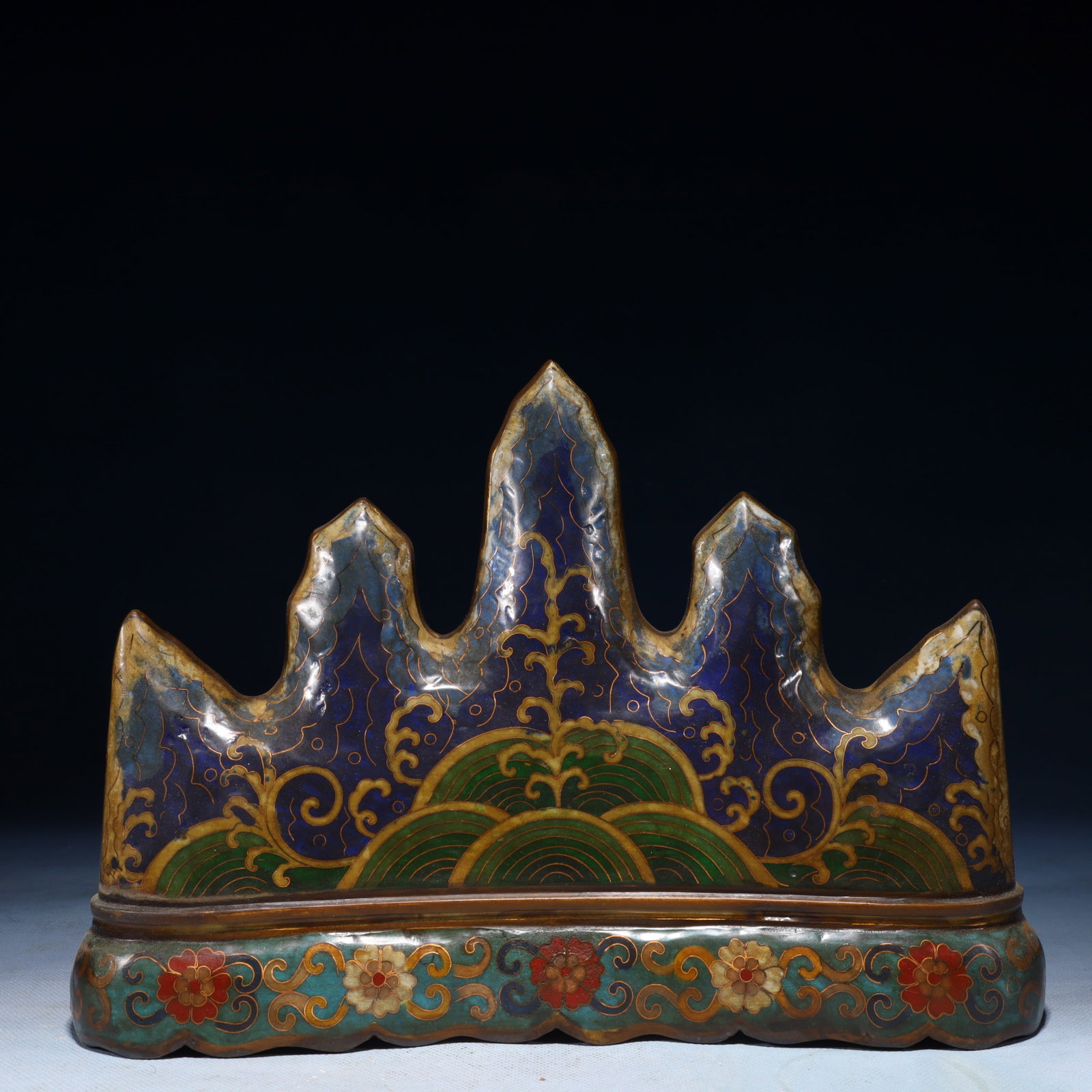 An Exquisite Cloisonne Lotus Pattern Brush Holder (1 of 7)