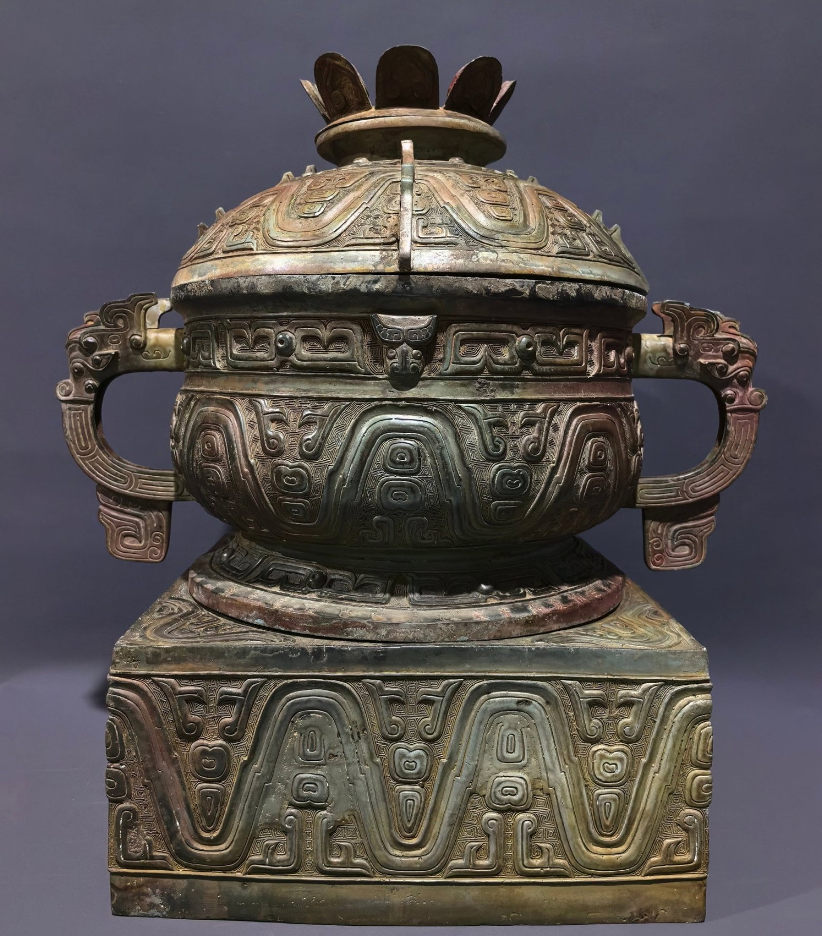 A Huge Bronze Beast-Face Pattern Double-Ears Food Vessel,With Base,With Inscription: A Huge Bronze Beast-Face Pattern Double-Ears Food Vessel,With Base,With Inscription,Shang and Zhou Dynasty, China,Size:17.7inx17.7inx11.8in,Weight:14.5kg 中国商周时੏