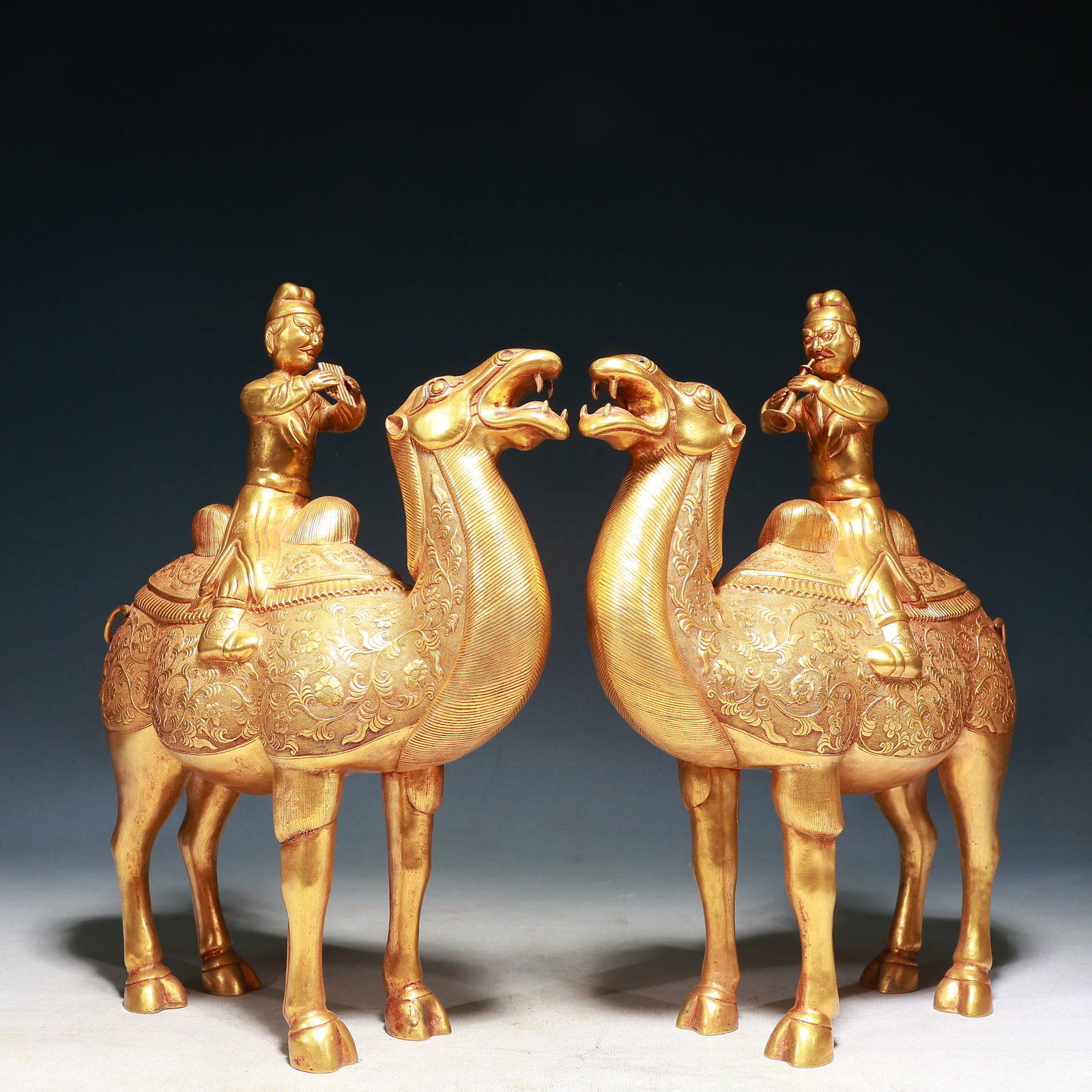 A Pair of Rare Gilt Bronze Lotus Pattern Figure Camel Ornaments (1 of 20)