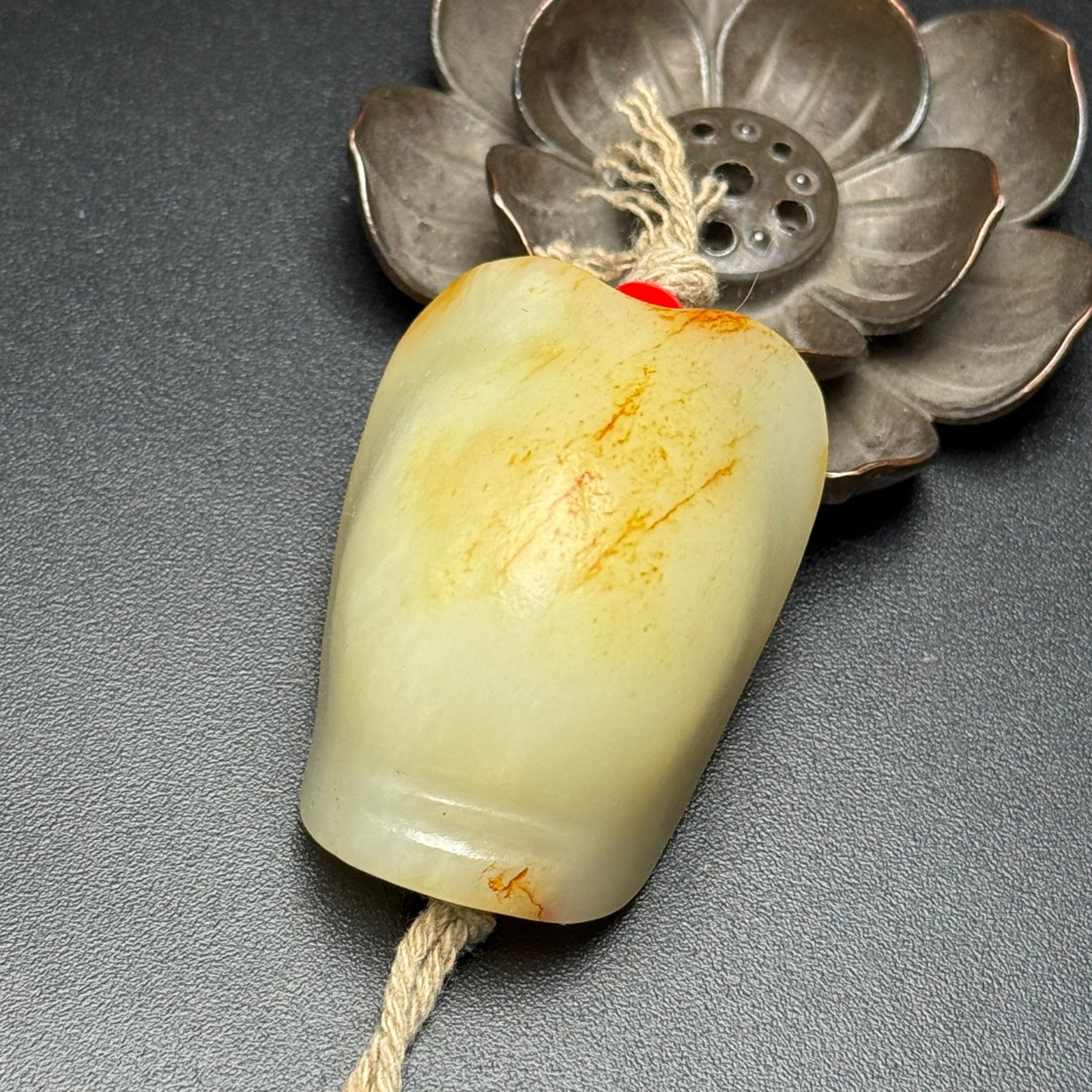 An Exquisite White Jade Turtle Shell Pendant - 2