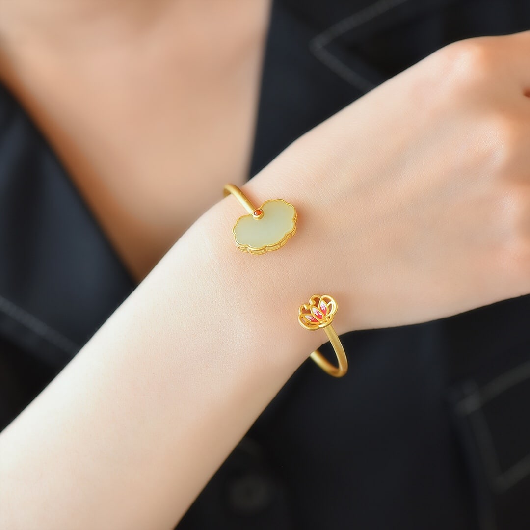 An Exquisite Sterling Silver-Gold Plated Inlaid White Jade Bracelet: An Exquisite Sterling Silver-Gold Plated Inlaid White Jade Bracelet 纯银镀金镶白玉手镯