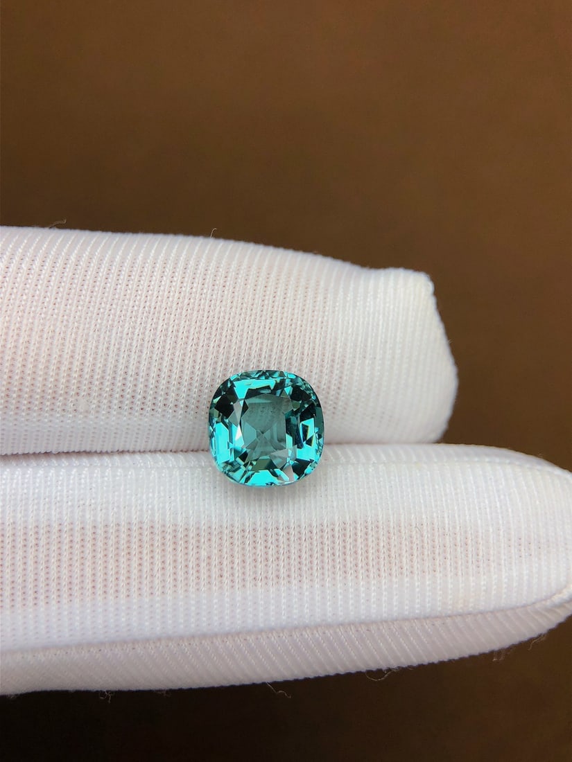 3.33Ctw Natural Tourmaline Loose: 3.33Ctw Natural Tourmaline Loose,Size:0.3inx0.3inx0.2in 3.33Ctw天然碧玺裸石