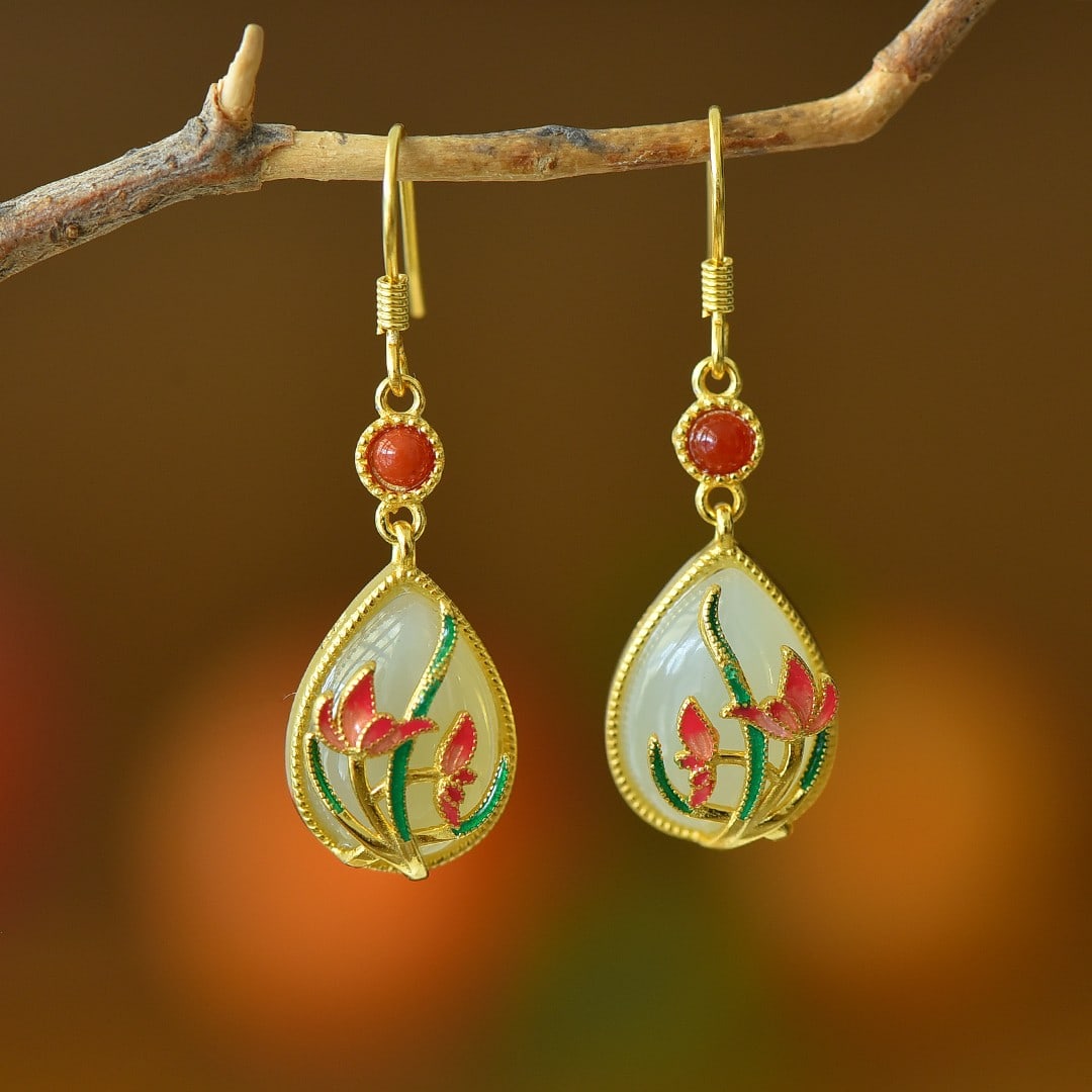 A Pair of Exquisite Sterling Silver-Gold Plated Inlaid White Jade Earrings: A Pair of Exquisite Sterling Silver-Gold Plated Inlaid White Jade Earrings,Size:0.4inx0.6in 一对纯银镀金镶白玉耳环