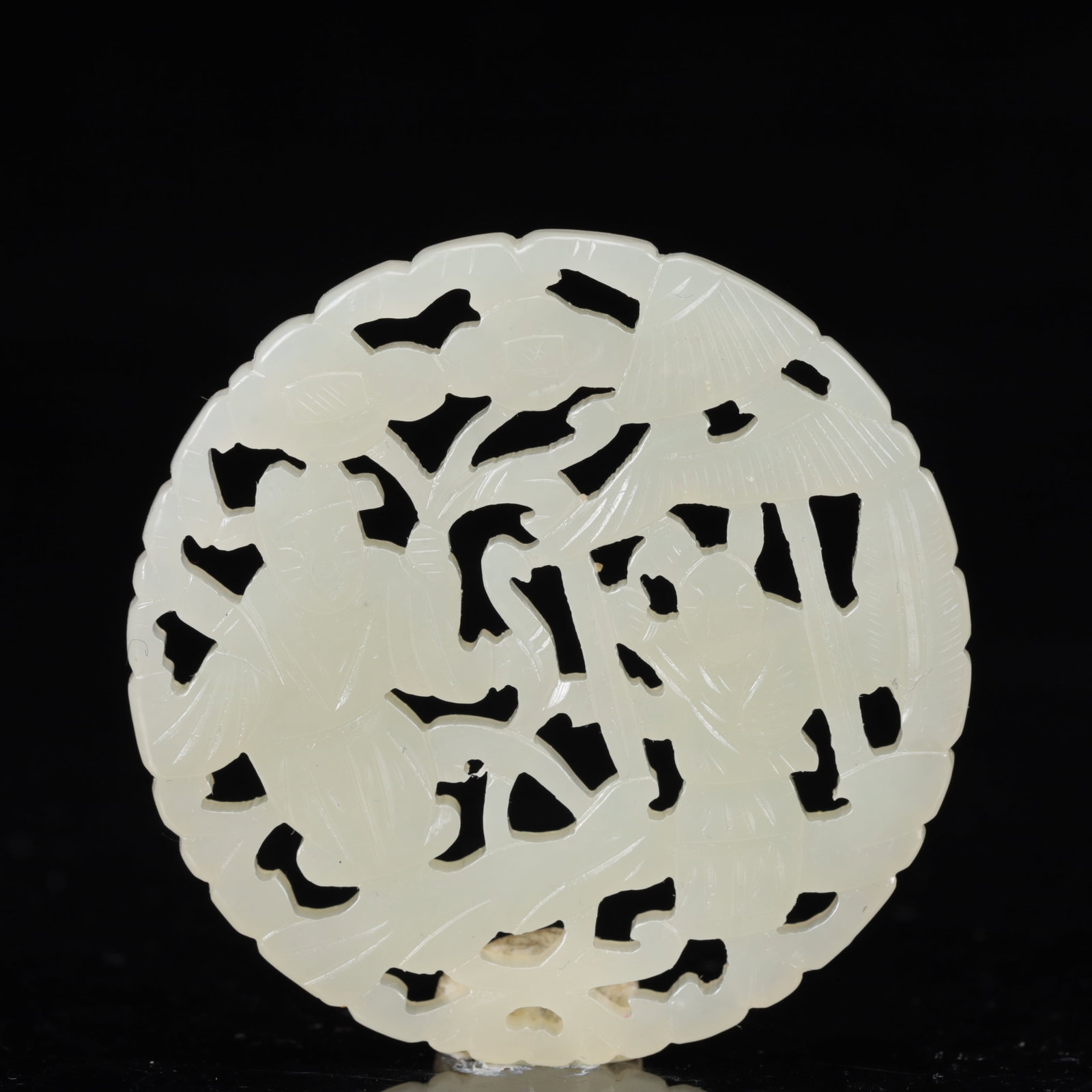 An Exquisite White Jade Character and Story Pattern Jade Pendant: An Exquisite White Jade Character and Story Pattern Jade Pendant,Qing Dynasty, China,Size:2.2inx0.2in,Weight:20g