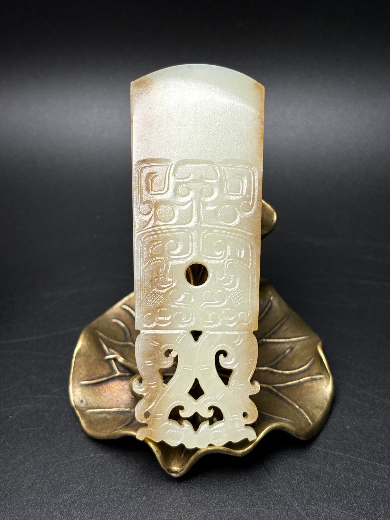 An Exquisite White Jade Dragon Pattern Pendant - 2