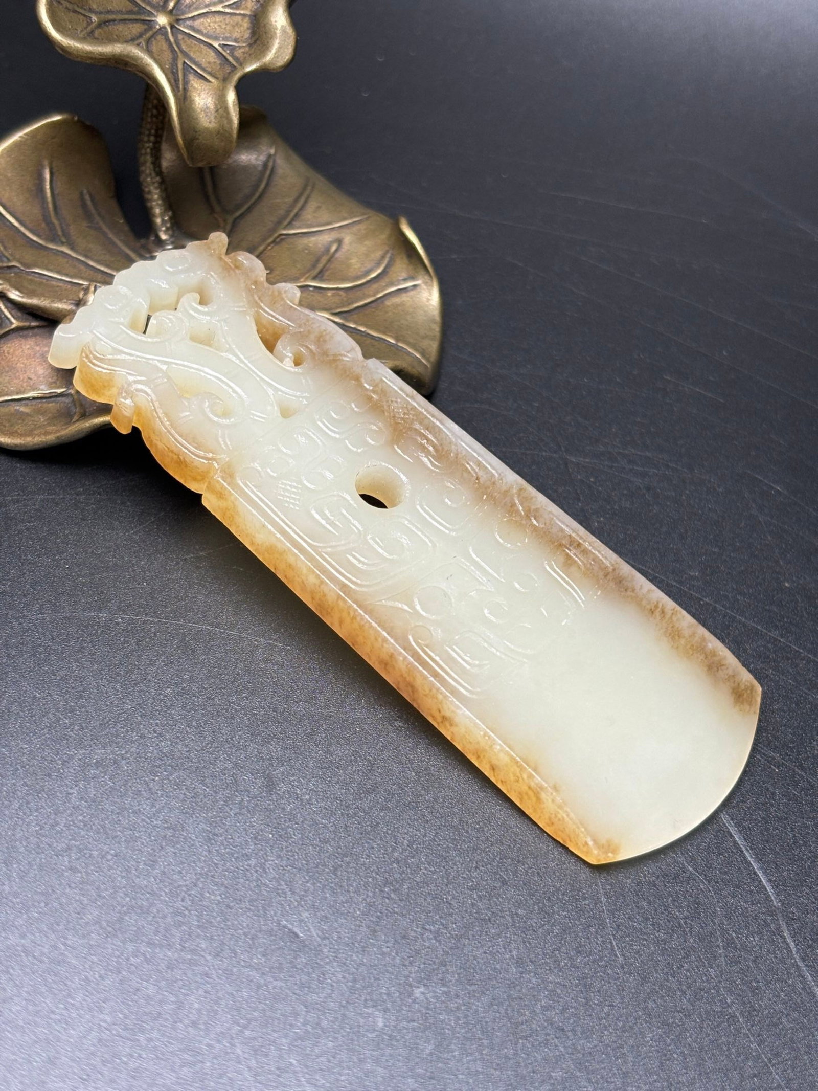 An Exquisite White Jade Dragon Pattern Pendant - 3