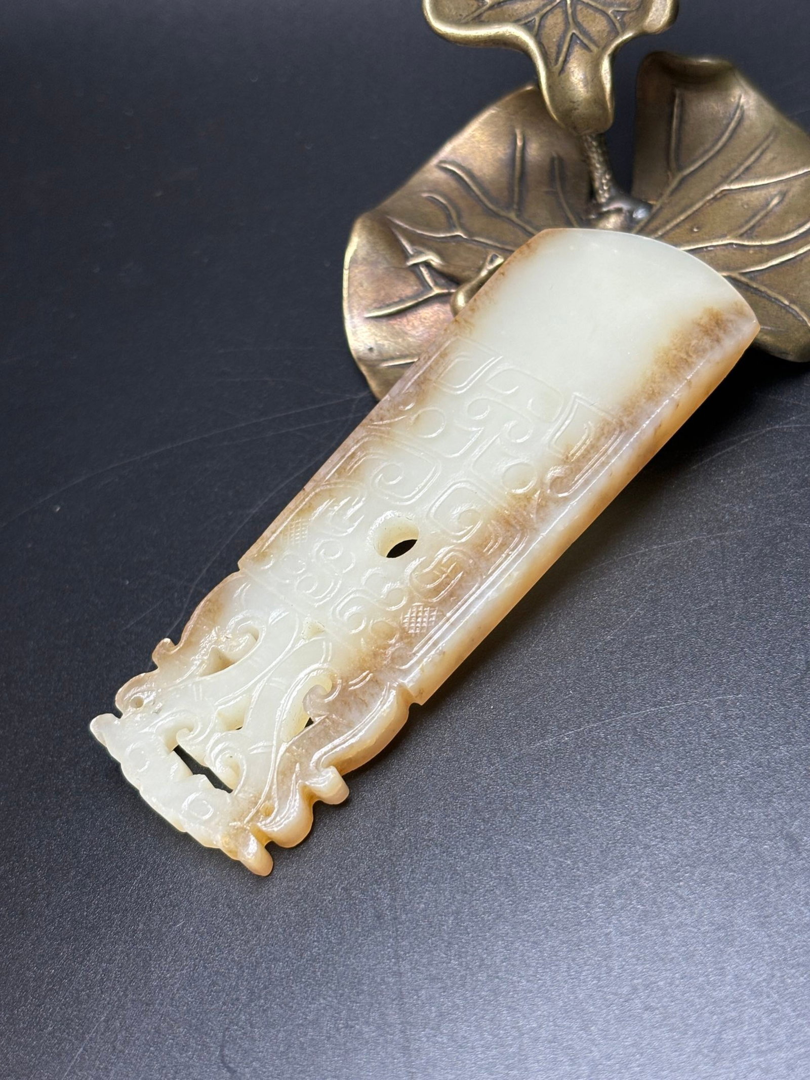 An Exquisite White Jade Dragon Pattern Pendant - 4