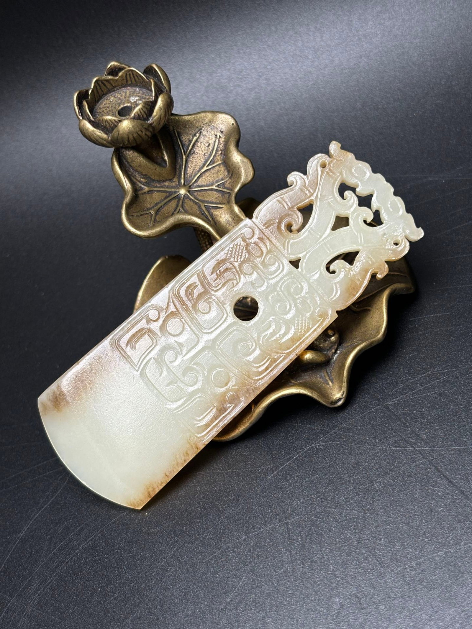 An Exquisite White Jade Dragon Pattern Pendant - 7