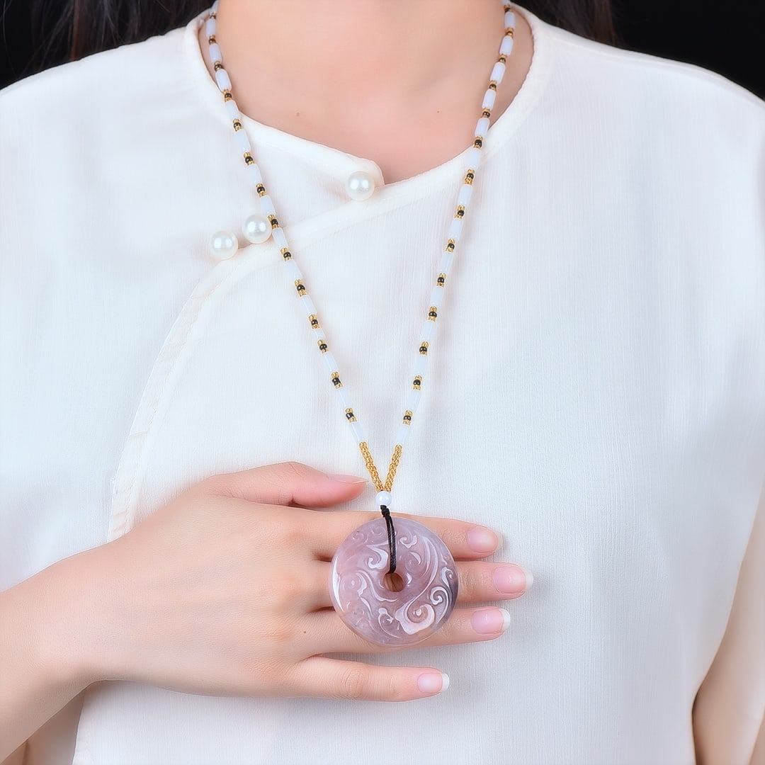 An Exquisite Jadeite Auspicious Cloud Pattern Pendant: An Exquisite Jadeite Auspicious Cloud Pattern Pendant,Size:2inx2in 翡翠祥云纹挂件