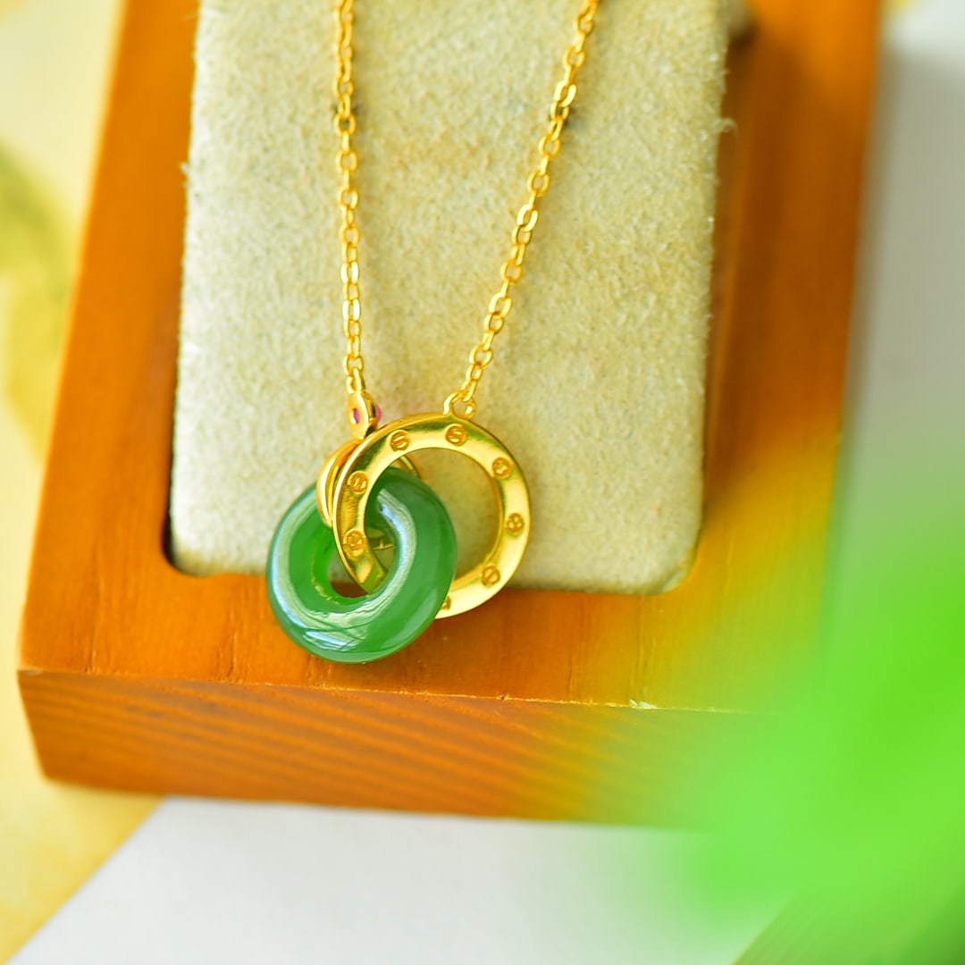 An Exquisite Sterling Silver-Gold Plated Inlaid Jasper Necklace: An Exquisite Sterling Silver-Gold Plated Inlaid Jasper Necklace,Size:0.6inx1in 纯银镀金镶碧玉项链