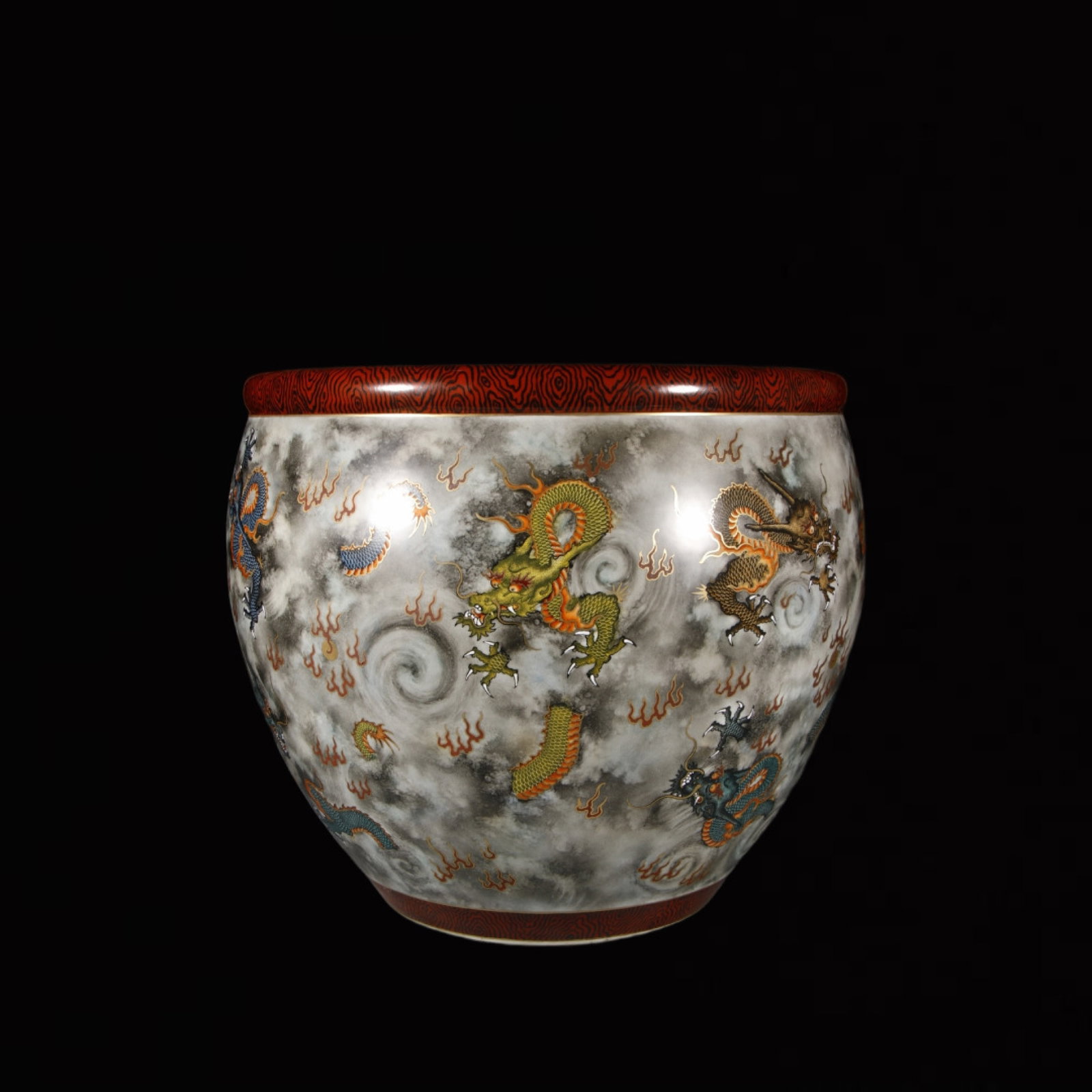An Exquisite Imitation Wood Grain Glazed Painted Gold Auspicious Cloud and Dragon Pattern Vat: An Exquisite Imitation Wood Grain Glazed Painted Gold Auspicious Cloud and Dragon Pattern Vat,Qing Dynasty,China,Qianlong Four-character Mark,Size:19.3inx21.7in 木纹釉描金