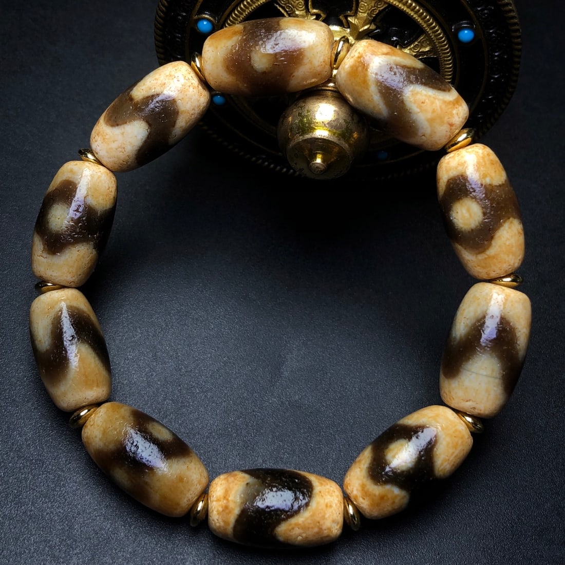 An Exquisite Dzi Bead Bracelet - 4