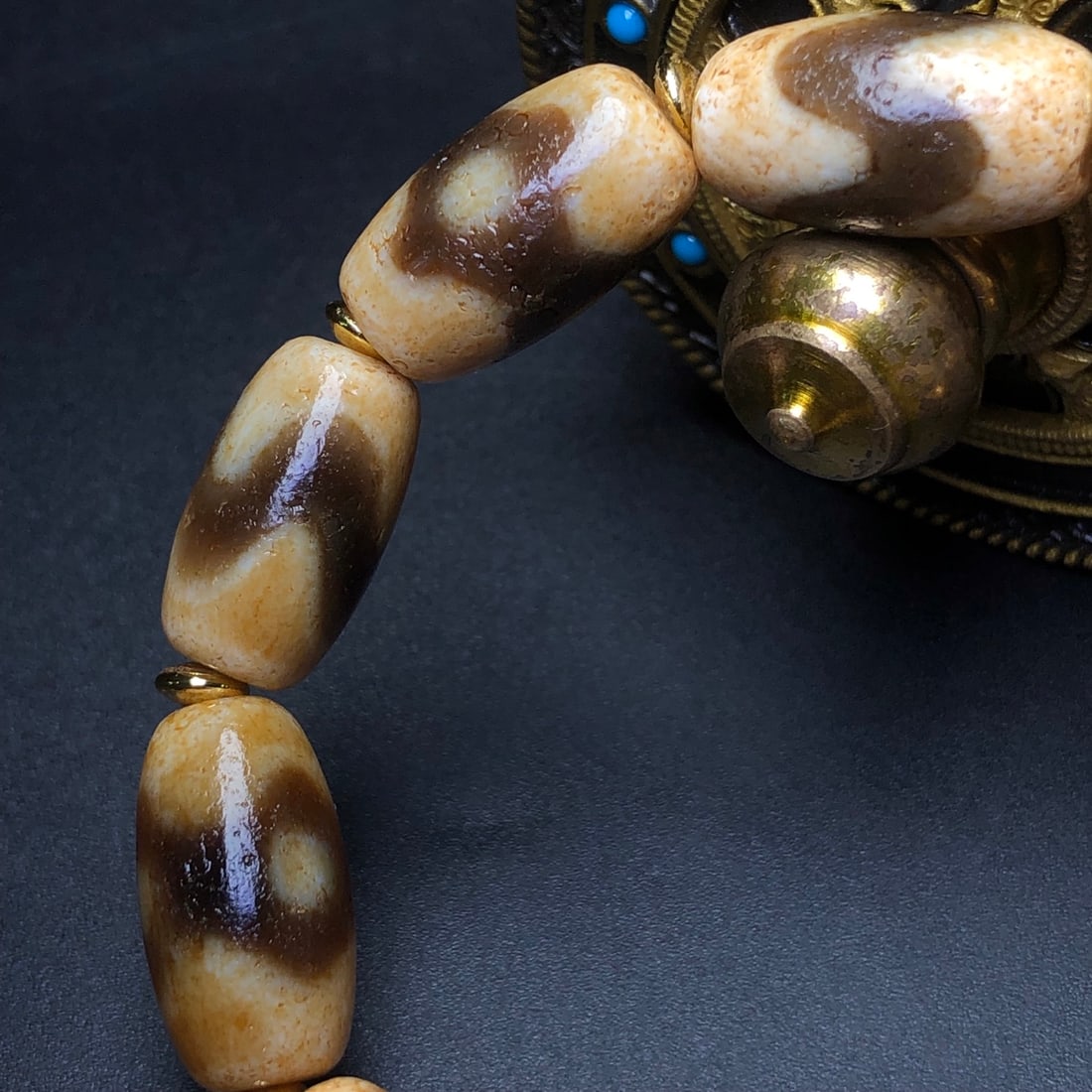 An Exquisite Dzi Bead Bracelet - 8