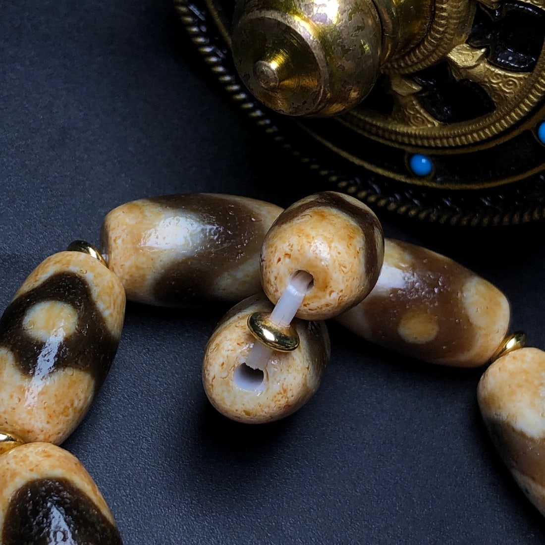An Exquisite Dzi Bead Bracelet - 9