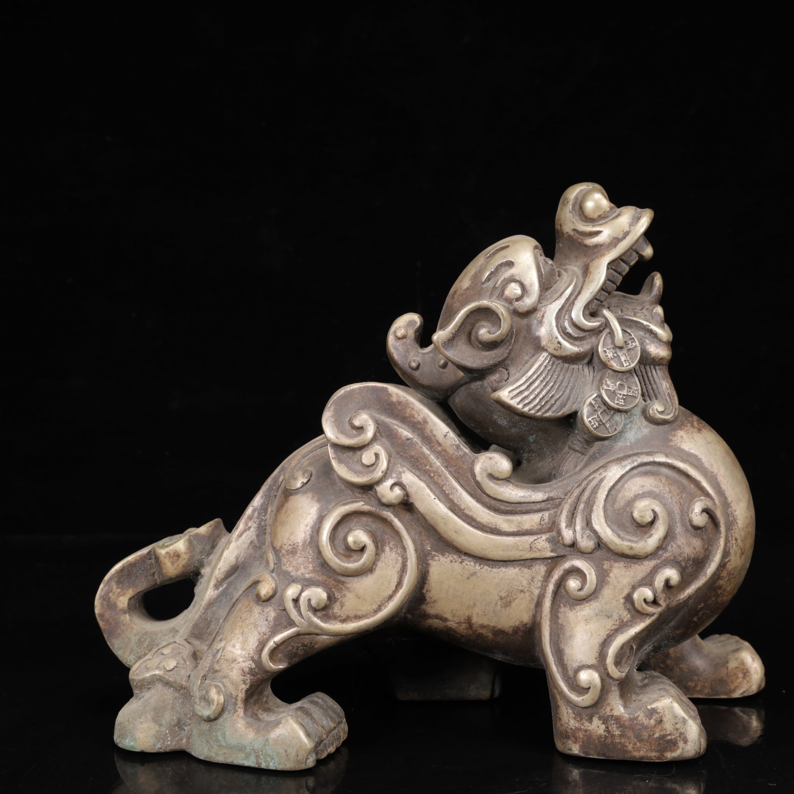 An Exquisite Silver-Plated Bronze Lion Ornament: An Exquisite Silver-Plated Bronze Lion Ornament,Qing Dynasty,China,Size:10.2inx3.9inx8.3in,Weight:2100g 铜镀银狮子摆件,中国清代