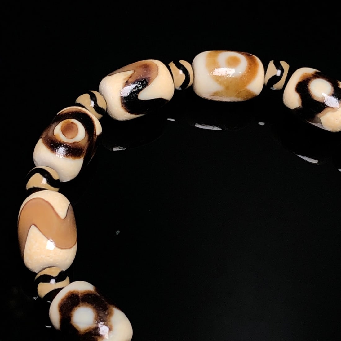 A Precious Dzi Bead Bracelets - 3