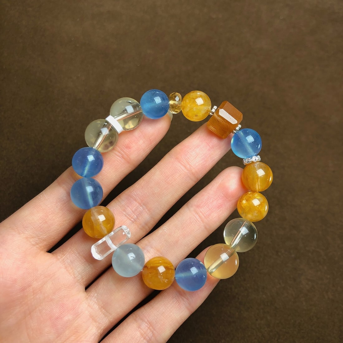 An Exquisite Crystal Aquamarine Bracelets: An Exquisite Crystal Aquamarine Bracelets,Size:0.4in,0.4inx0.4in,Weight:30.9g 水晶海蓝宝手串