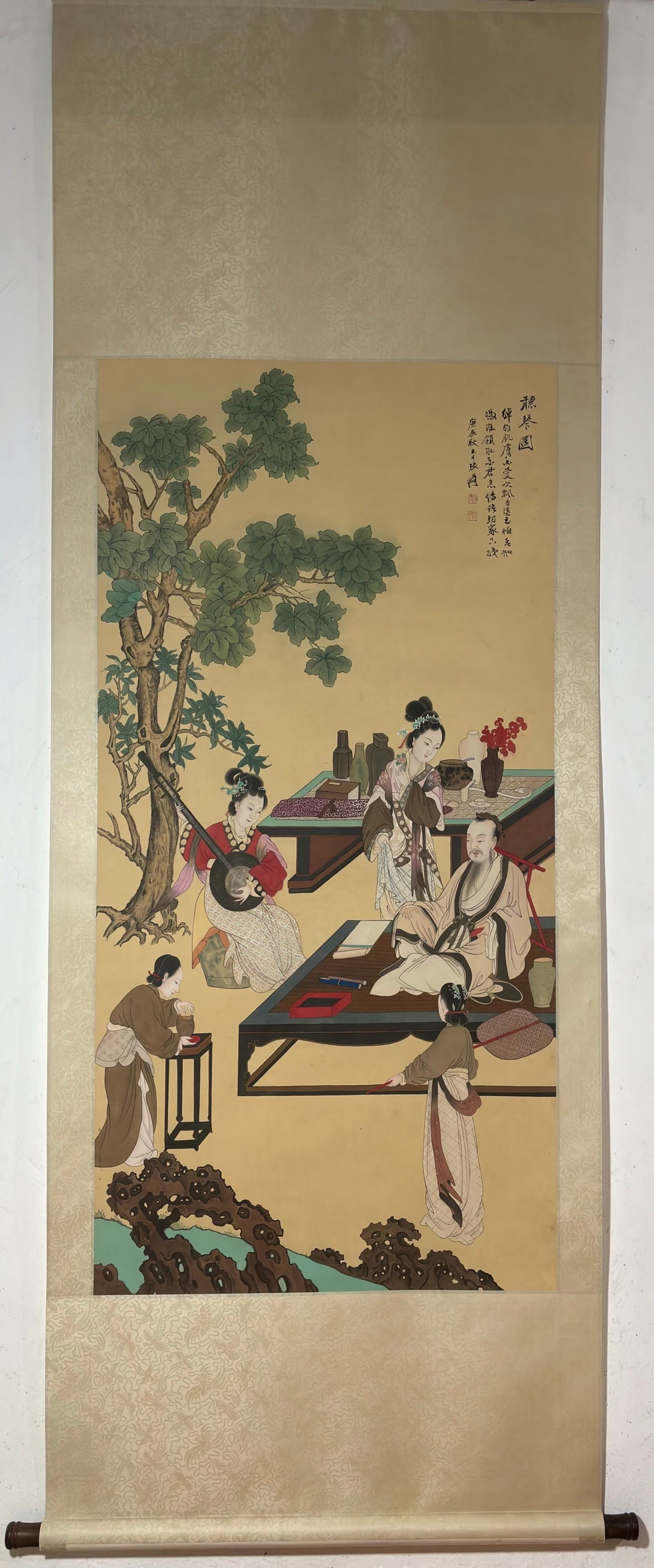 A Chinese Vertical Scroll Ink Painting of Character and Story on Silk: A Chinese Vertical Scroll Ink Painting of Character and Story on Silk,Zhang Daqian,Size:53inx26.2in 一幅中国水墨绢本人物故事