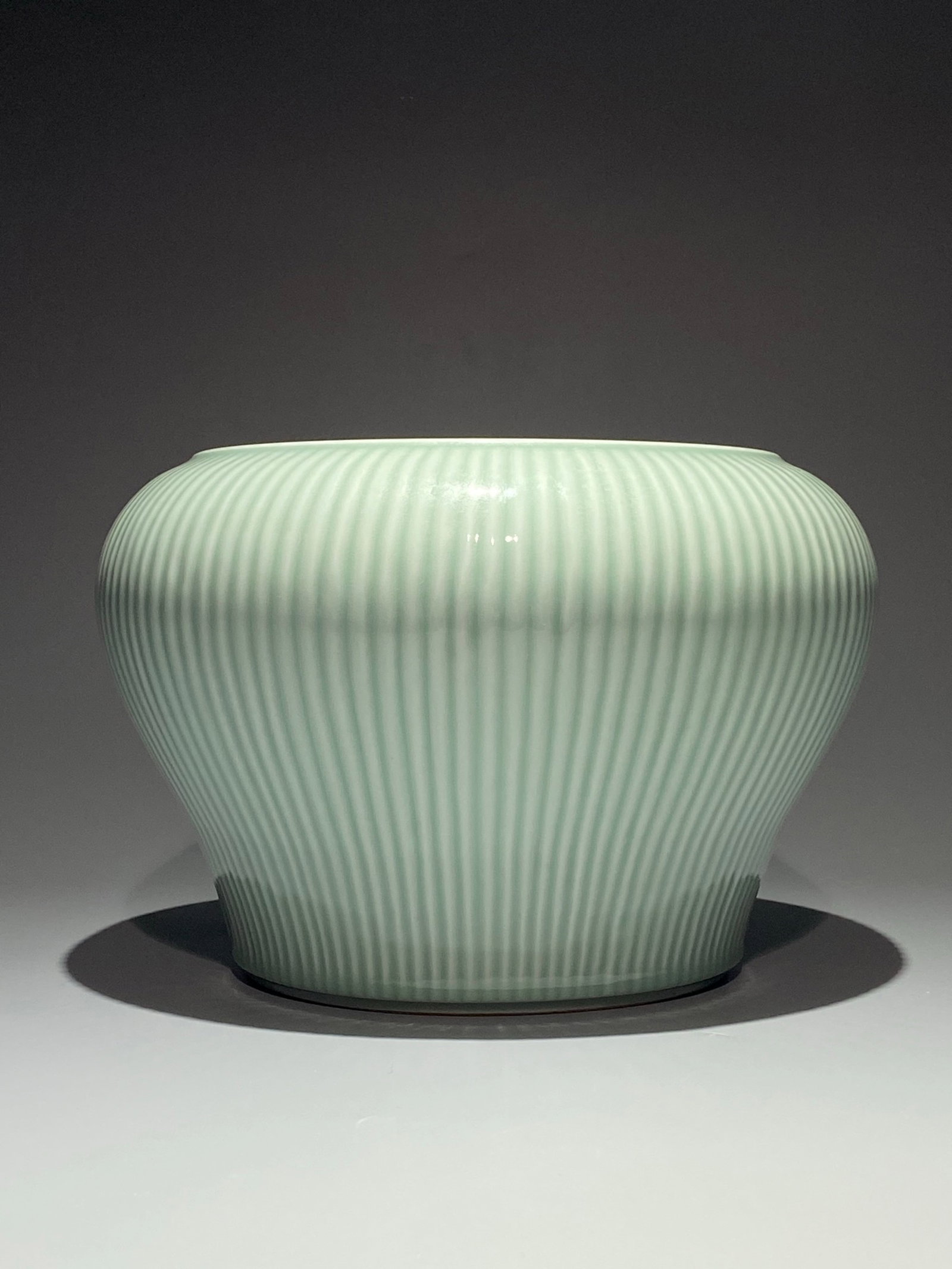 An Exquisite Celadon Glazed Jar - 3