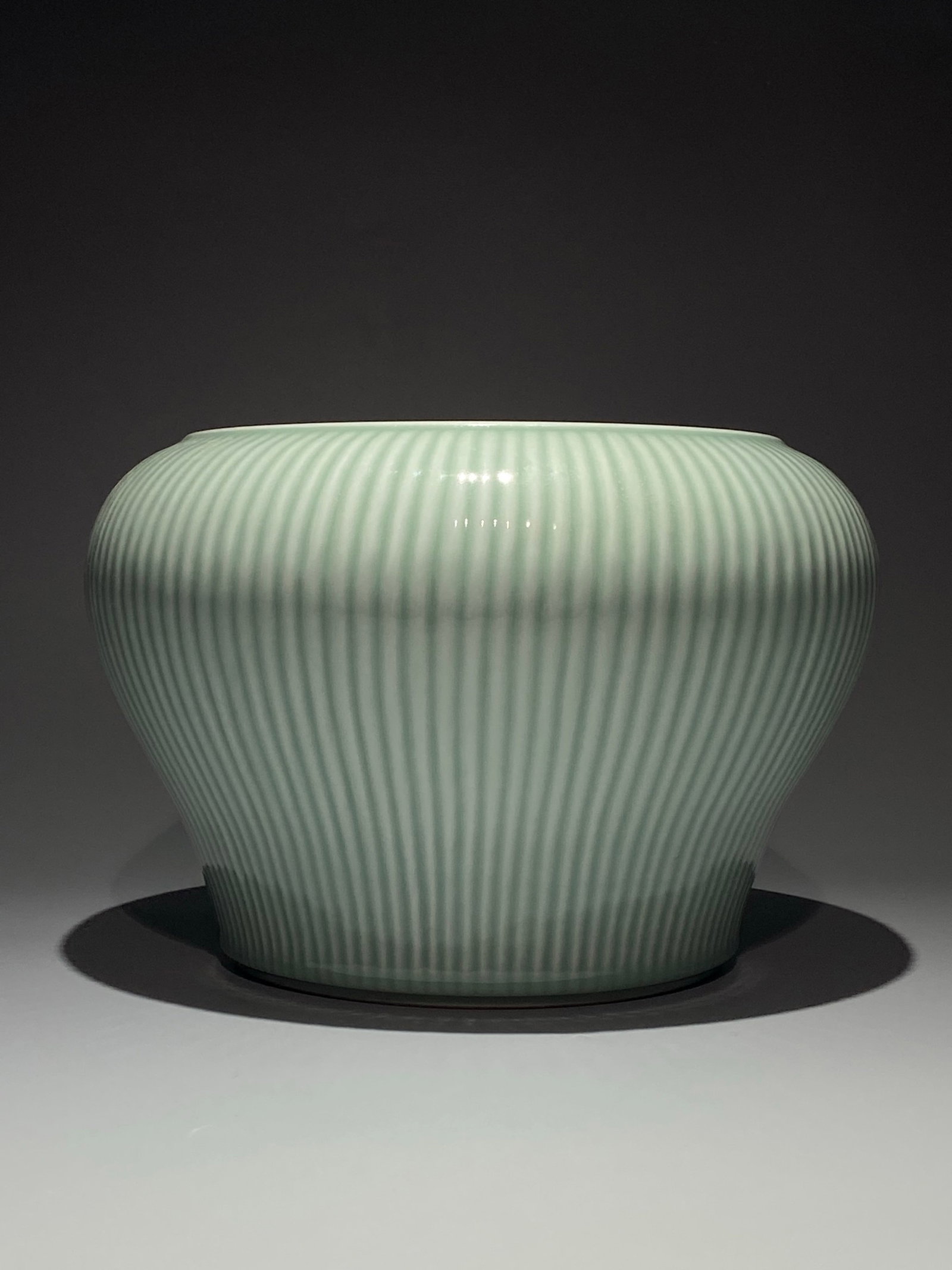 An Exquisite Celadon Glazed Jar - 4