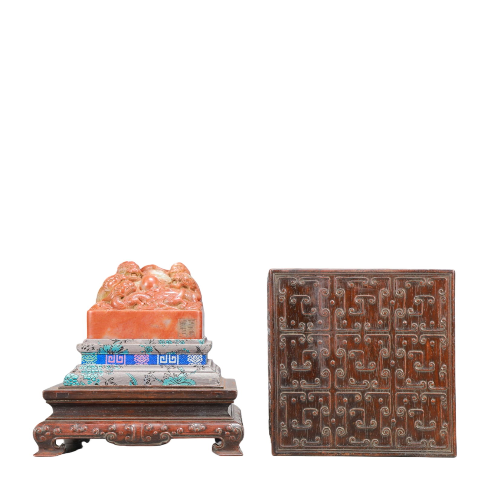 An Exquisite Shoushan Stone Dragon Pattern Seal,with Zitanwood Box: An Exquisite Shoushan Stone Dragon Pattern Seal,with Zitanwood Box,Qing Dynasty,China,Size:4.4inx4.4inx3.5in,(Box)7.8inx7.8inx9.4in,Weight:4250g 寿山石龙纹印章