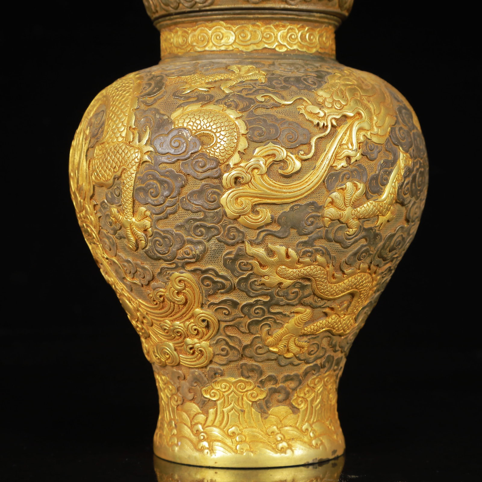 An Exquisite Gilt Silver Dragon Pattern Bottle - 4