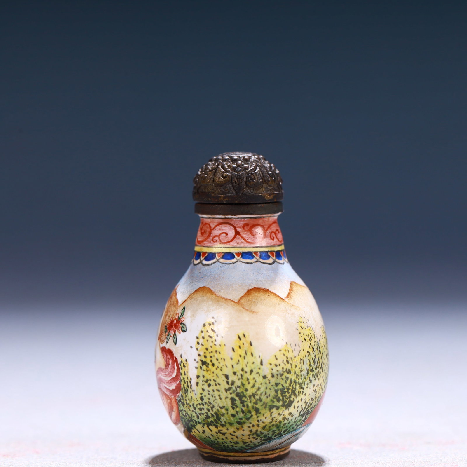 An Exquisite Painted Enamel Figure Pattern Snuff Bottle - 6