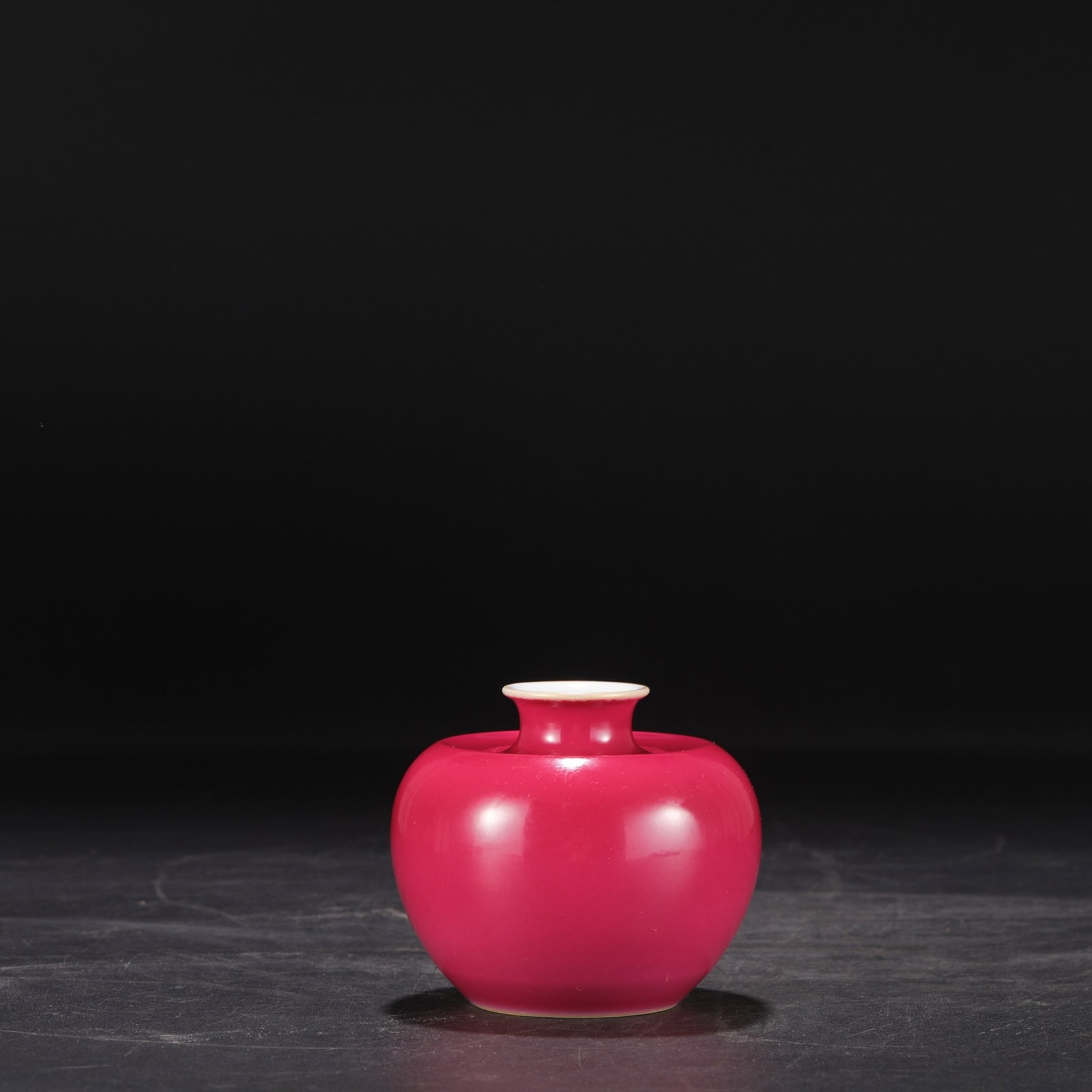 An Exquisite Ruby Red-Glazed Apple-Shaped Water Pot - 2