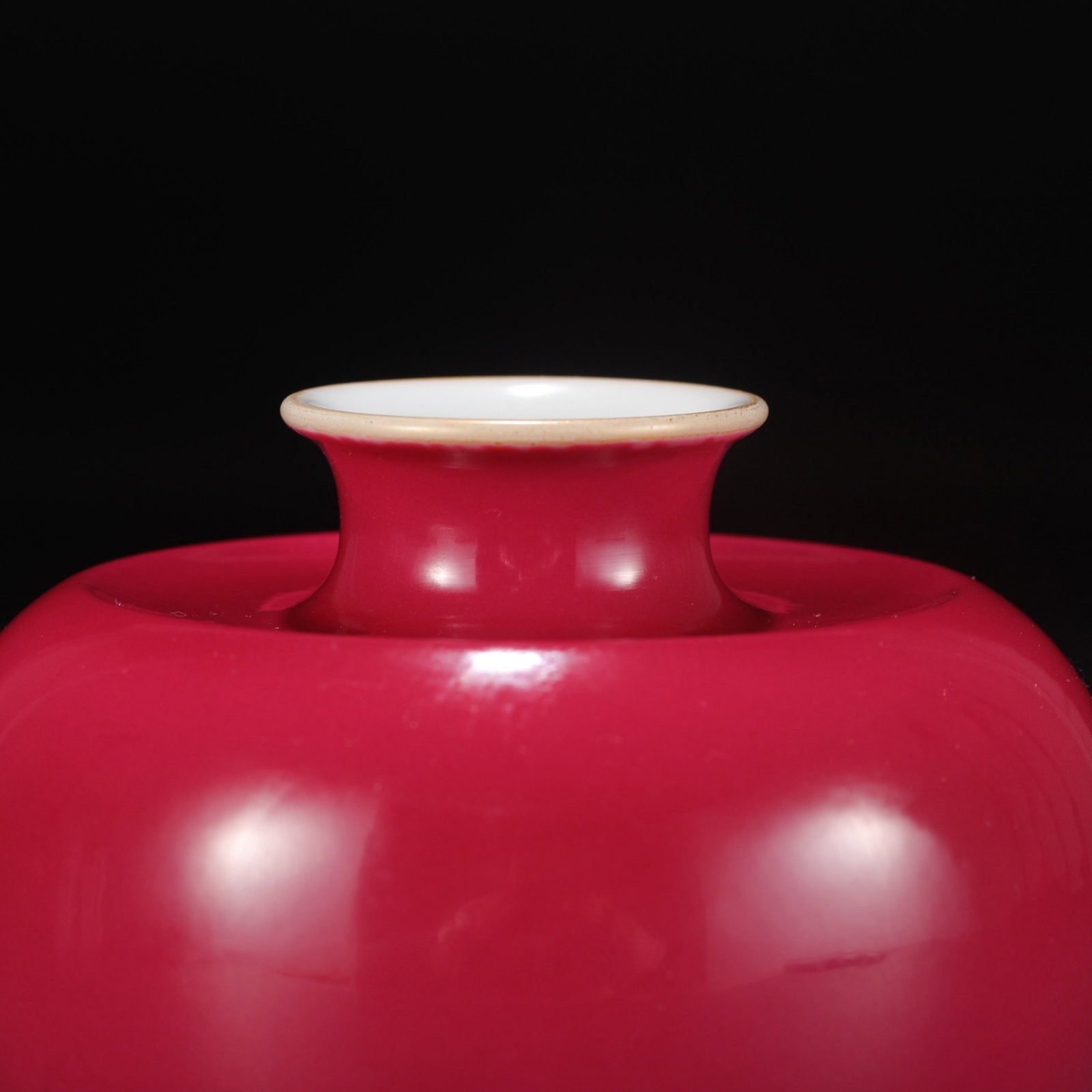 An Exquisite Ruby Red-Glazed Apple-Shaped Water Pot - 3