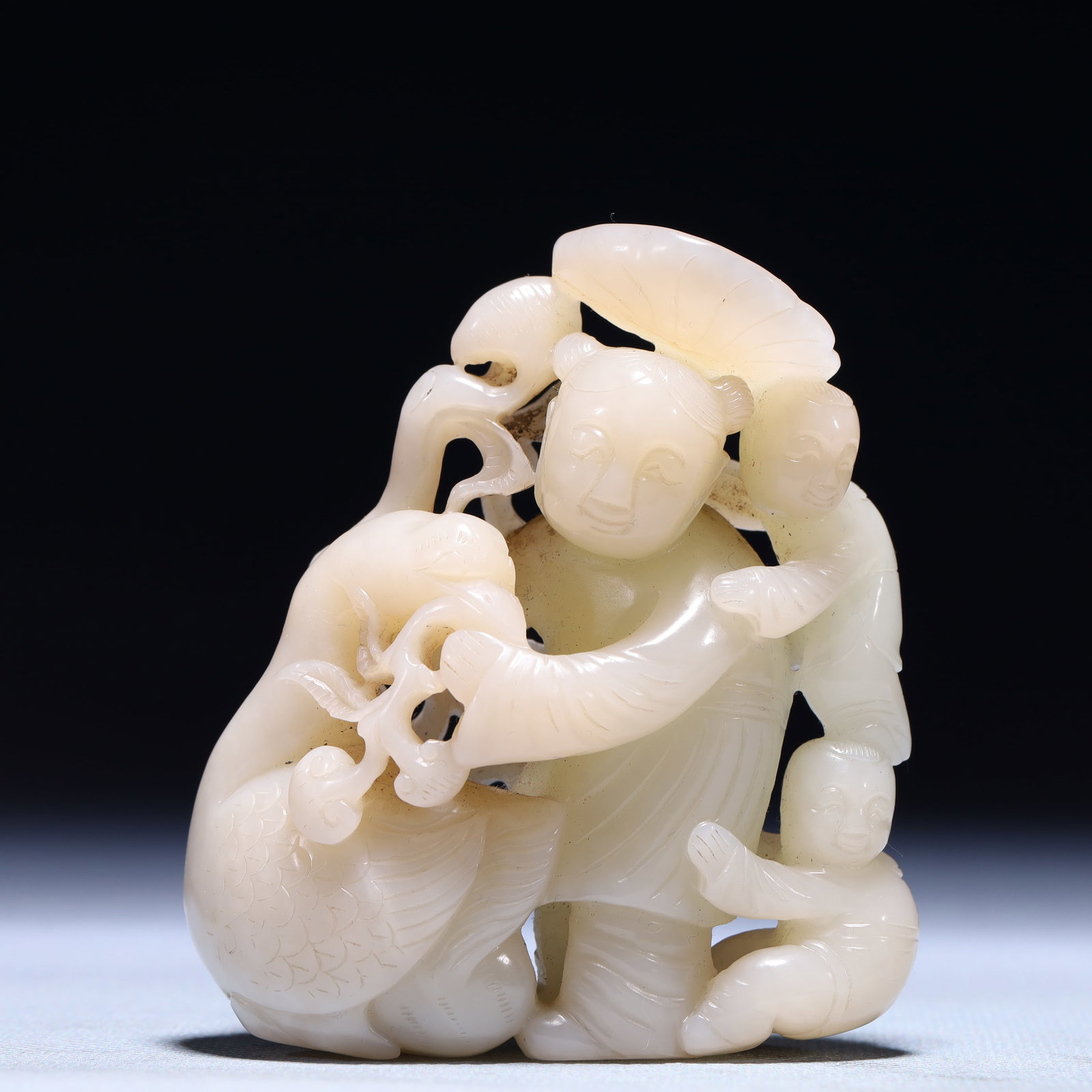 An Exquisite White Jade Figure Ornament: An Exquisite White Jade Figure Ornament,Qing Dynasty,China,Size:2.8inx1inx3.1in,Weight:212.3g 白玉人物摆件,中国清代