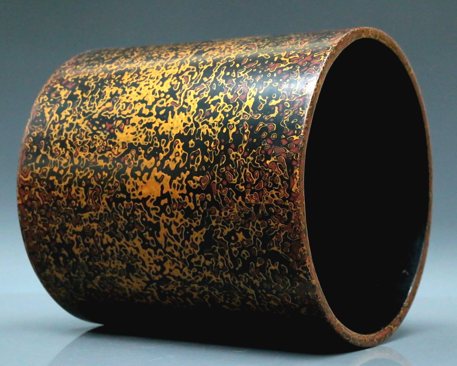A Brilliant Pineapple-Lacquer Brush Pot - 7