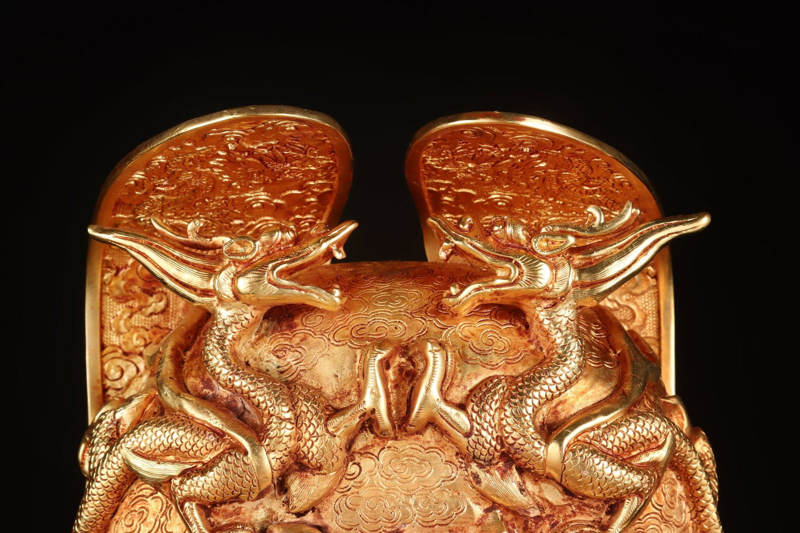 An Exquisite Gilt Bronze Auspicious Cloud and Dragon Pattern Hat - 6