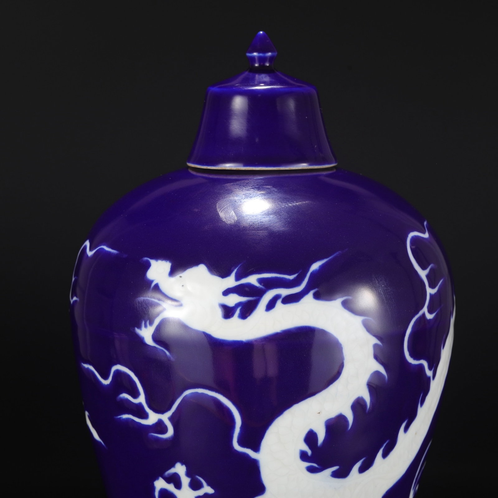 A Rare Ji Blue Glazed Dragon Pattern Bottle - 3