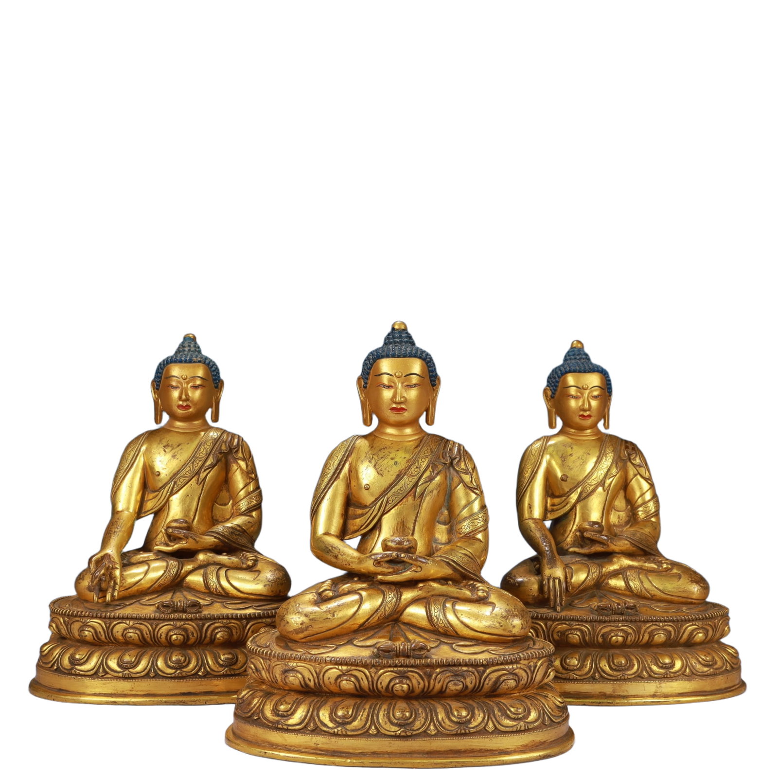 A Set of Solemn Gilt Bronze Statue of Sakyamuni: A Set of Solemn Gilt Bronze Statue of Sakyamuni,Qing Dynasty, China,Size:7.5inx5.1inx9.1in,Weight:10000g 一套铜鎏金如来像,中国清ߣ