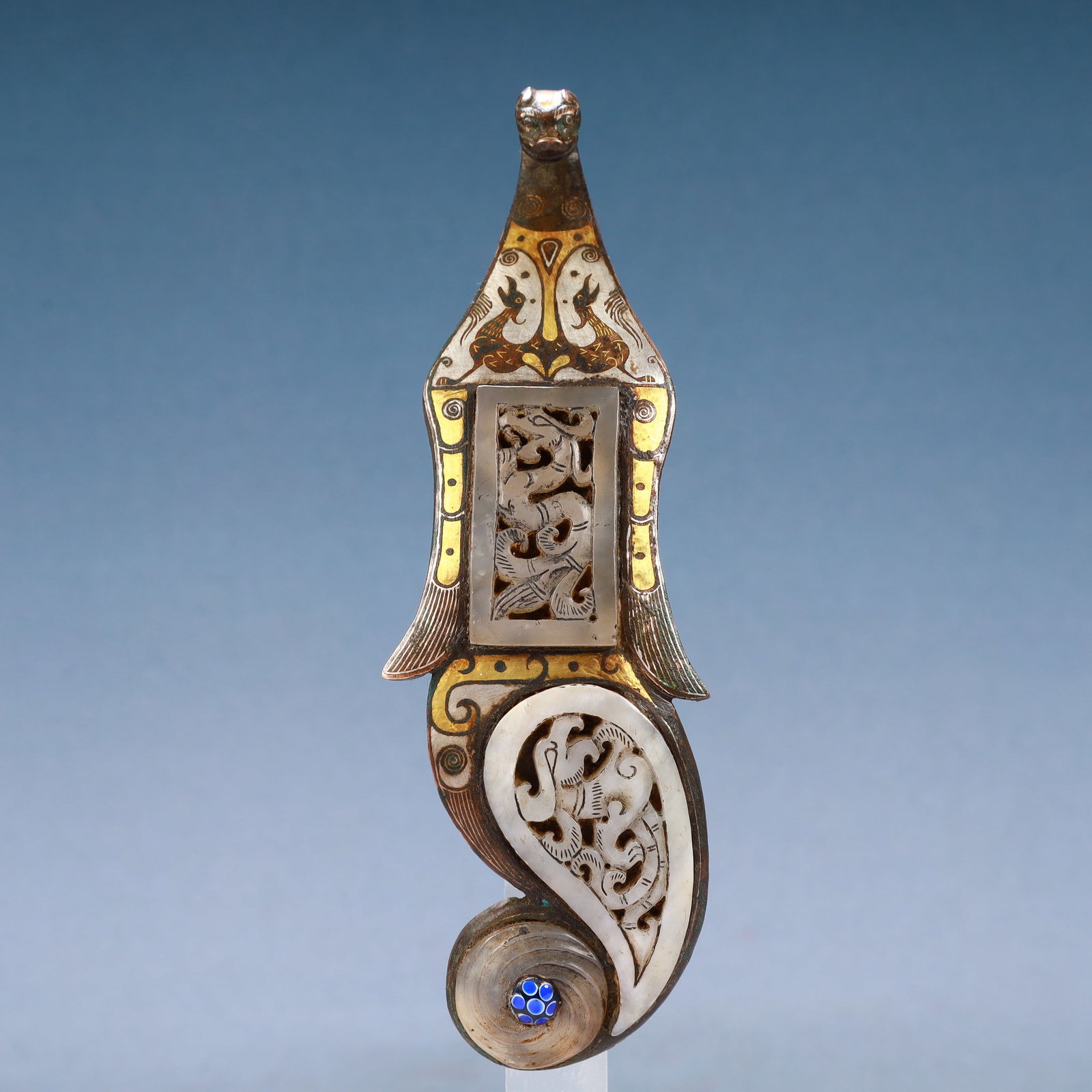 An Exquisite Bronze Inlaid Gold and Silver Inlaid White Jade Auspicious Beast Pattern Hook: An Exquisite Bronze Inlaid Gold and Silver Inlaid White Jade Auspicious Beast Pattern Hook,Qing Dynasty, China,Size:7.3inx2.4inx1in,Weight:350g 铜错金银嵌白玉