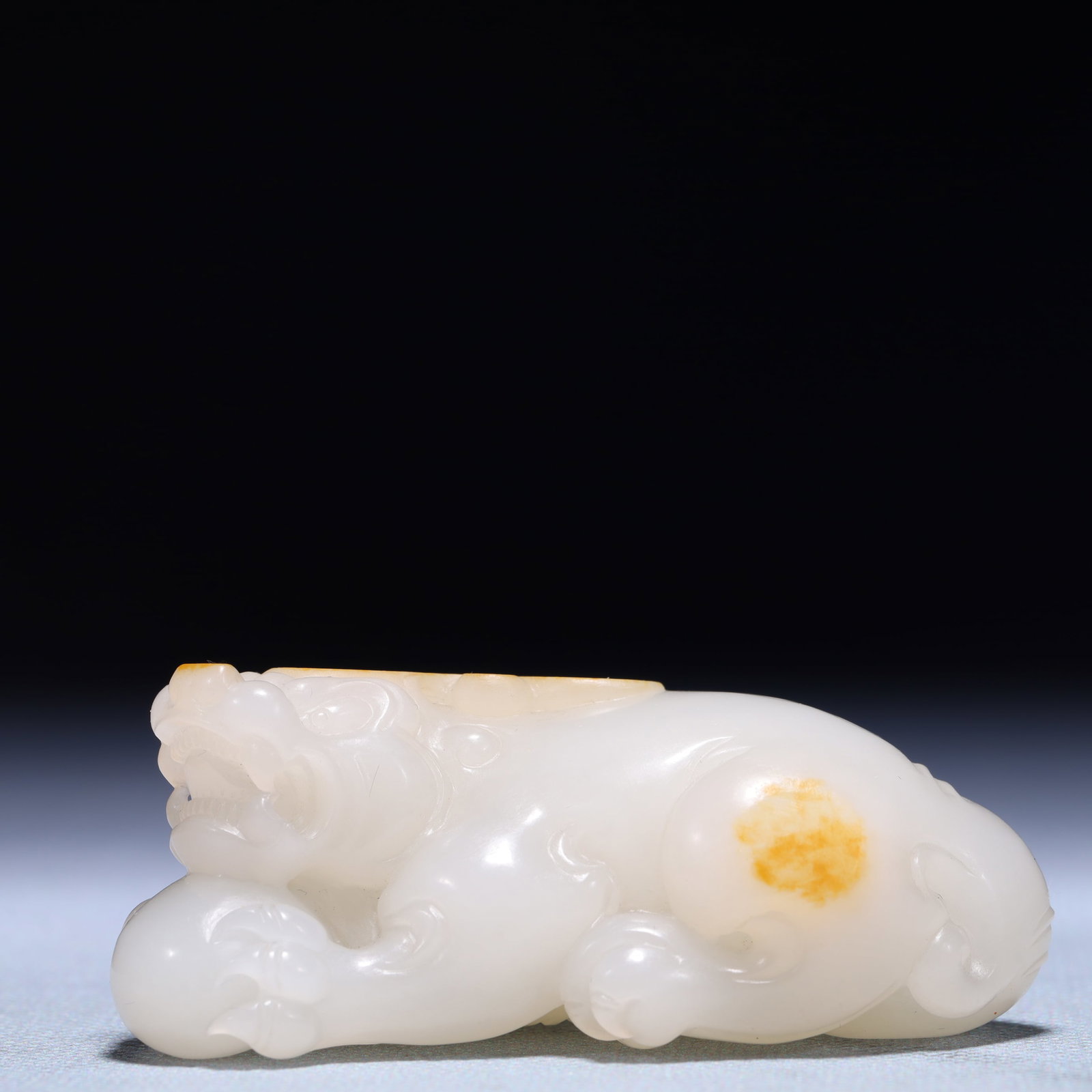 An Exquisite White Jade Beast Ornament (1 of 11)