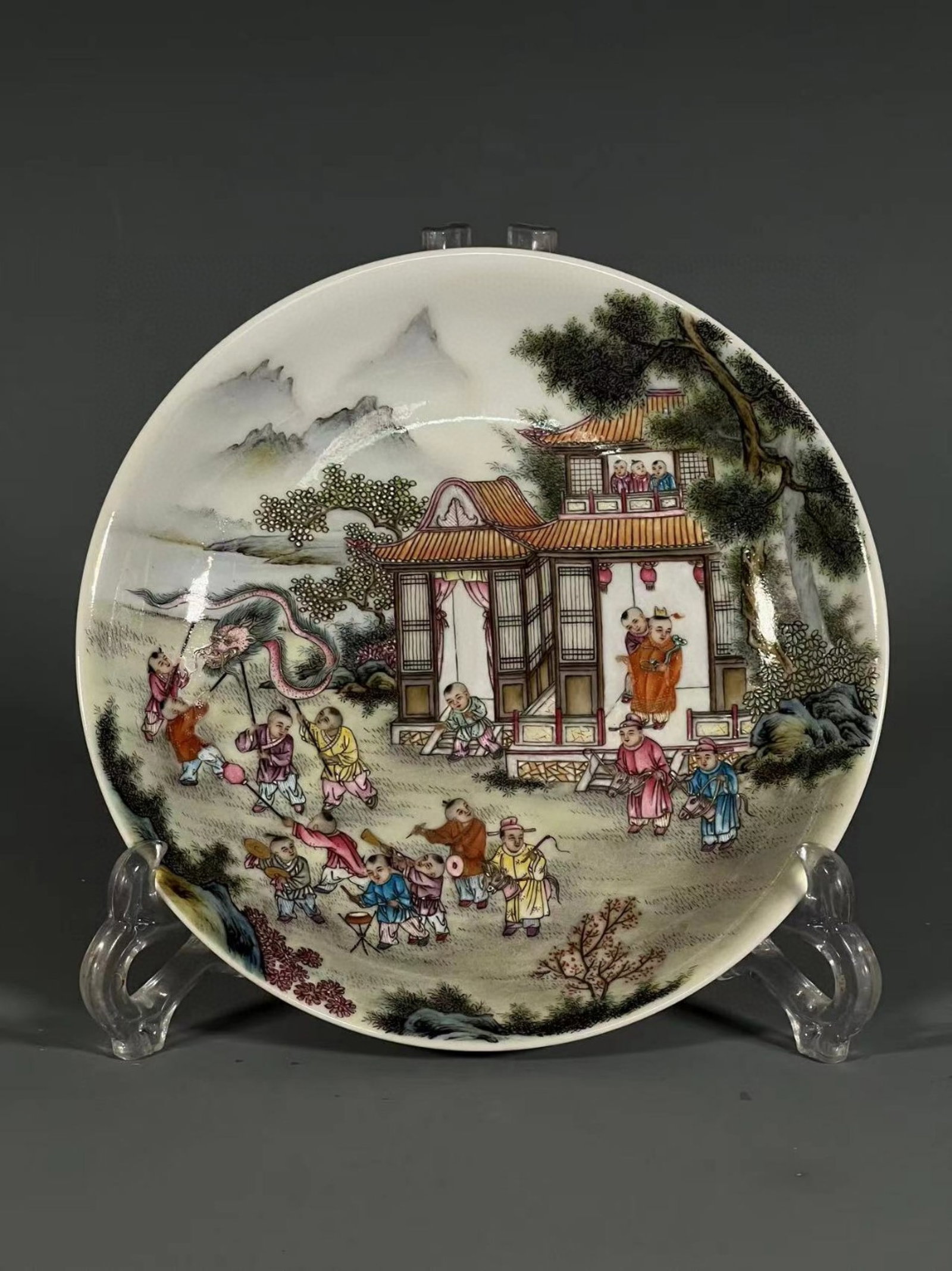 An Exquisite Famille-Rose Character and Story Pattern Plate: An Exquisite Famille-Rose Character and Story Pattern Plate,Qing Dynasty,China,Yongzheng Six-character Mark,Size:3.9inx11inx5.3in 粉彩人物故事纹盘,È