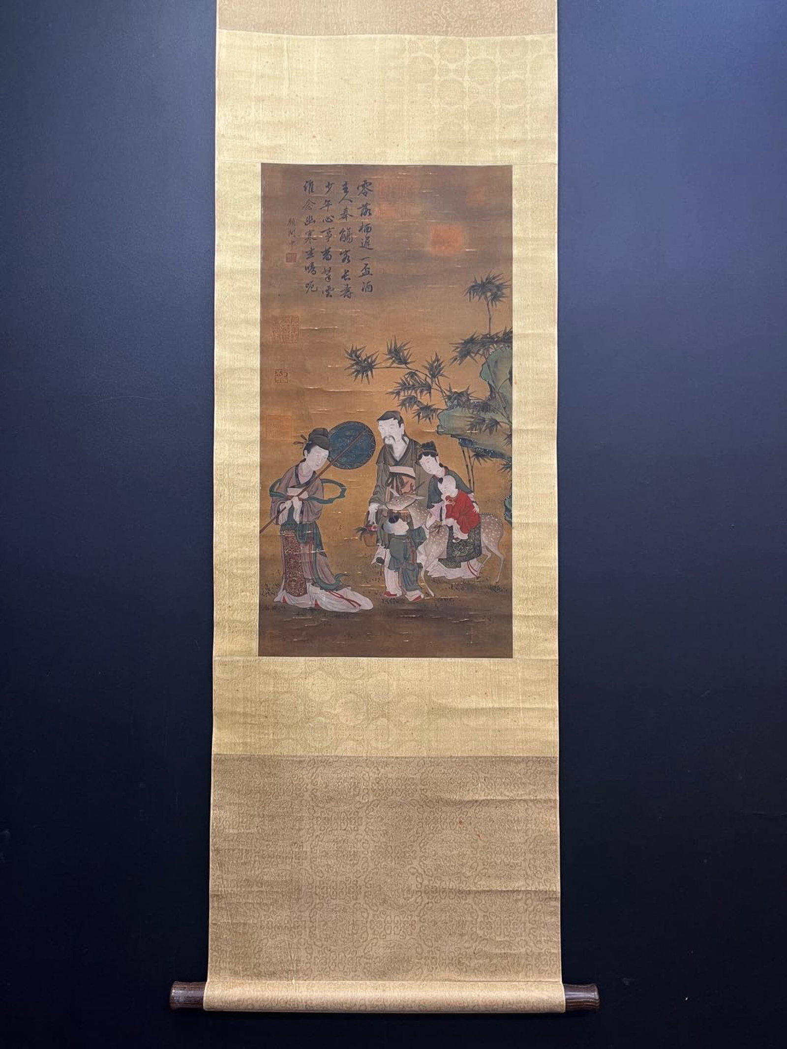 A Chinese Vertical Scroll Ink Painting of Figure on Silk,Gu Hongzhong: A Chinese Vertical Scroll Ink Painting of Figure on Silk,Gu Hongzhong,Size:13.4inx26in 一幅中国水墨绢本人物画立轴,顾