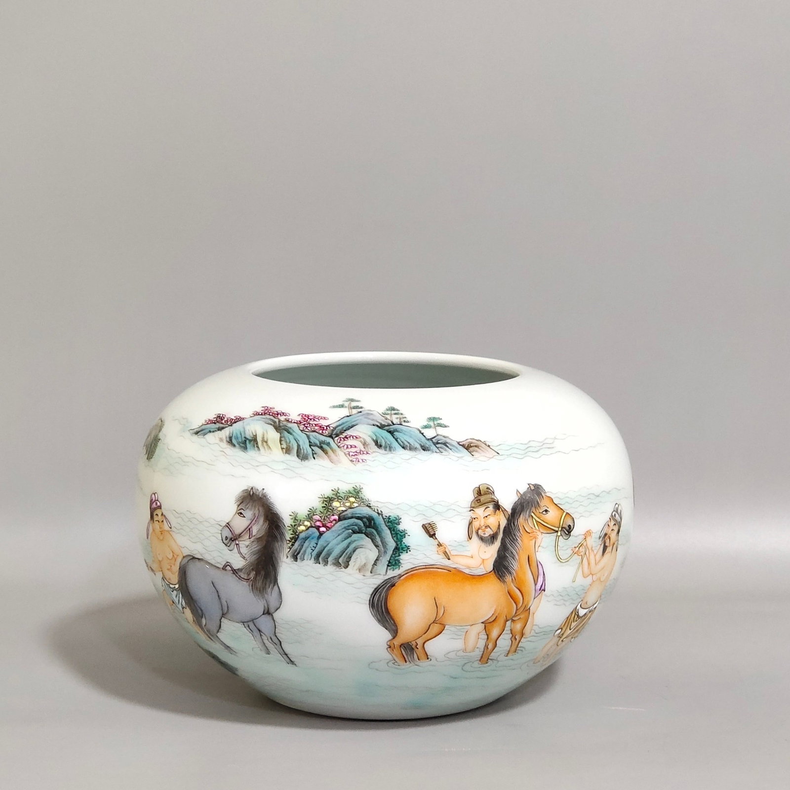 An Exquisite Famille-Rose Washing Horses Pattern Water Pot,With Poem: An Exquisite Famille-Rose Washing Horses Pattern Water Pot,With Poem,Qing Dynasty,China,Yongzheng Six-character Mark,Size:3.5inx4.9in 粉彩洗马纹水盂,带&