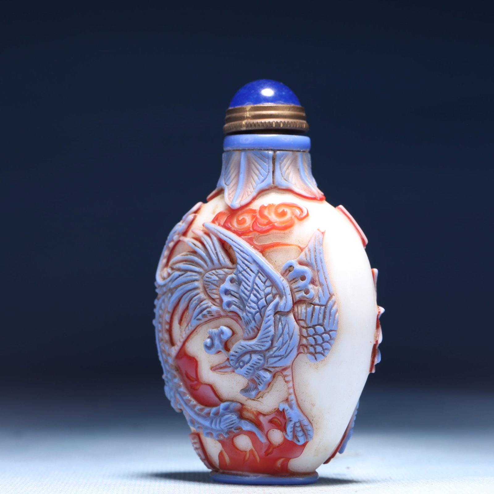 An Exquisite Glass Auspicious Beast Pattern Snuff Bottle - 2