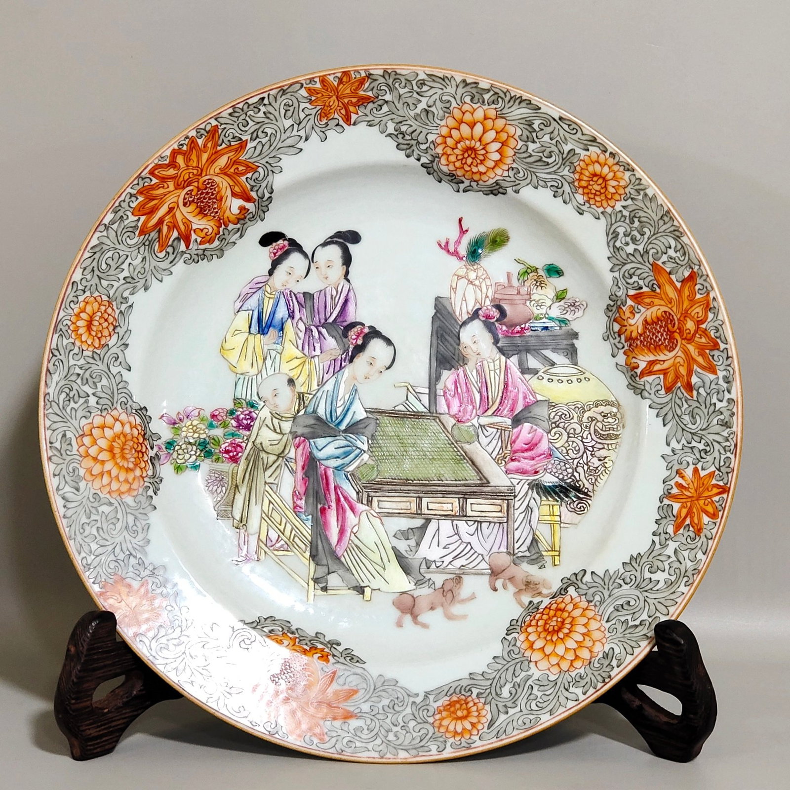 An Exquisite Famille-Rose Lotus and Figure Pattern Plate: An Exquisite Famille-Rose Lotus and Figure Pattern Plate,Qing Dynasty,China,Size:1.1inx8.7in 粉彩缠枝莲人物纹盘,中国清代
