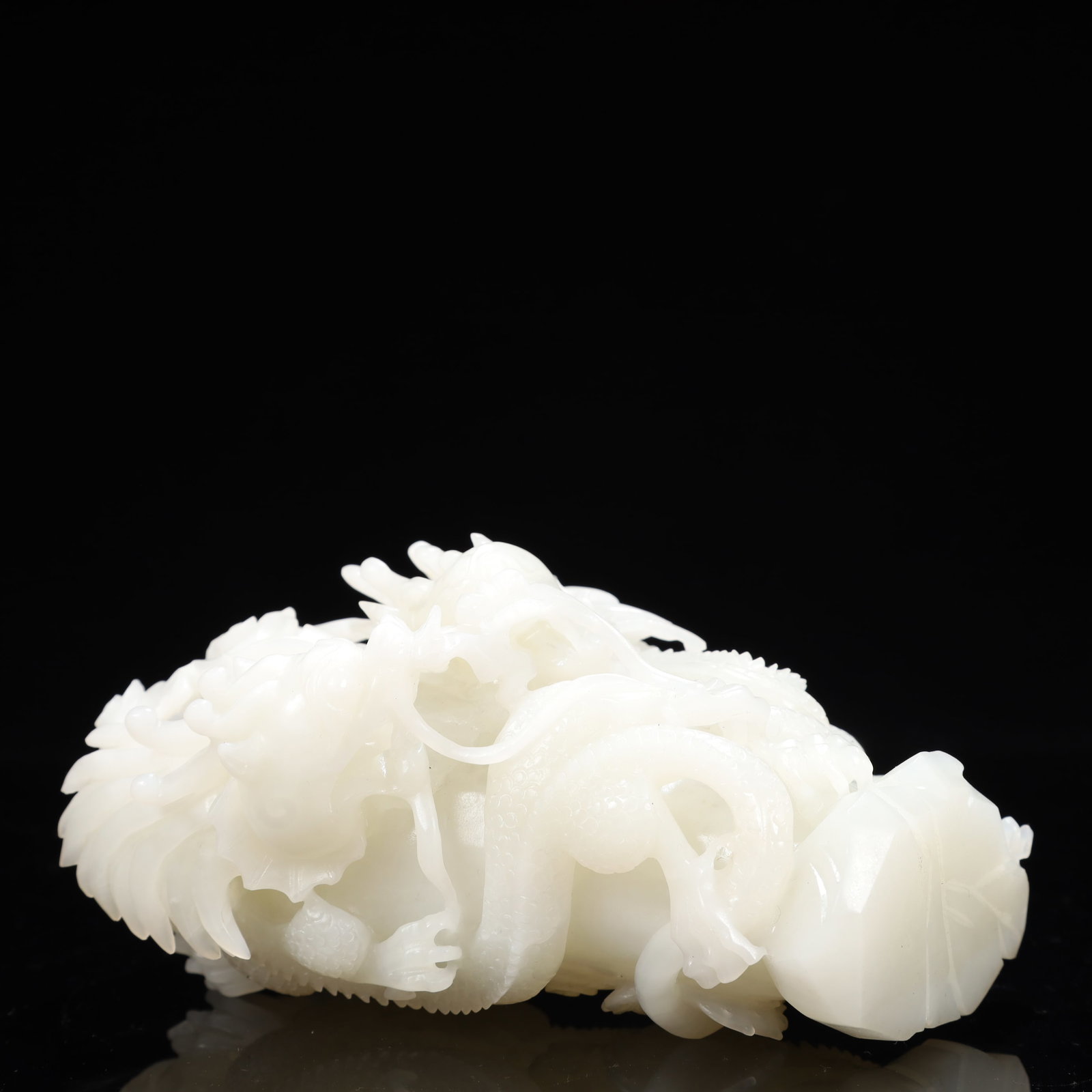 An Exquisite White Jade Dragon Pattern Bottle - 13