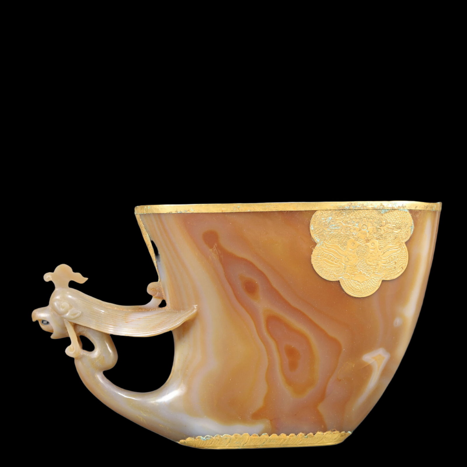 An Exquisite Agate Cover with Gold Phoenix Pattern Cup: An Exquisite Agate Cover with Gold Phoenix Pattern Cup,Qing Dynasty, China,Size:8.3inx3.1inx4.9in,Weight:400g
