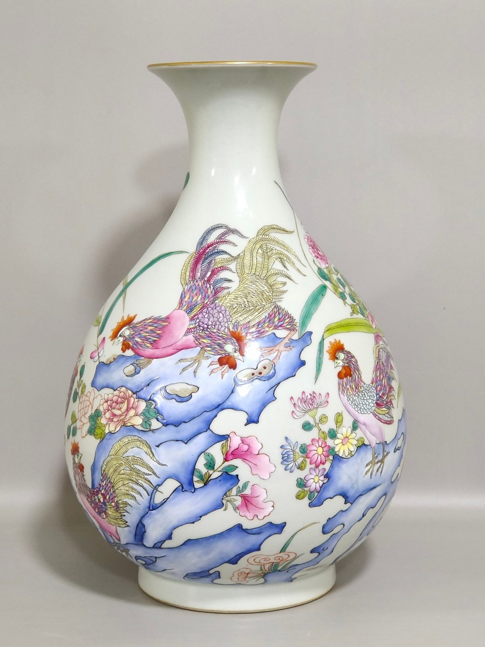 An Exquisite Famille-Rose Painted Gold Flower and Rooster Pattern Vase (1 of 9)