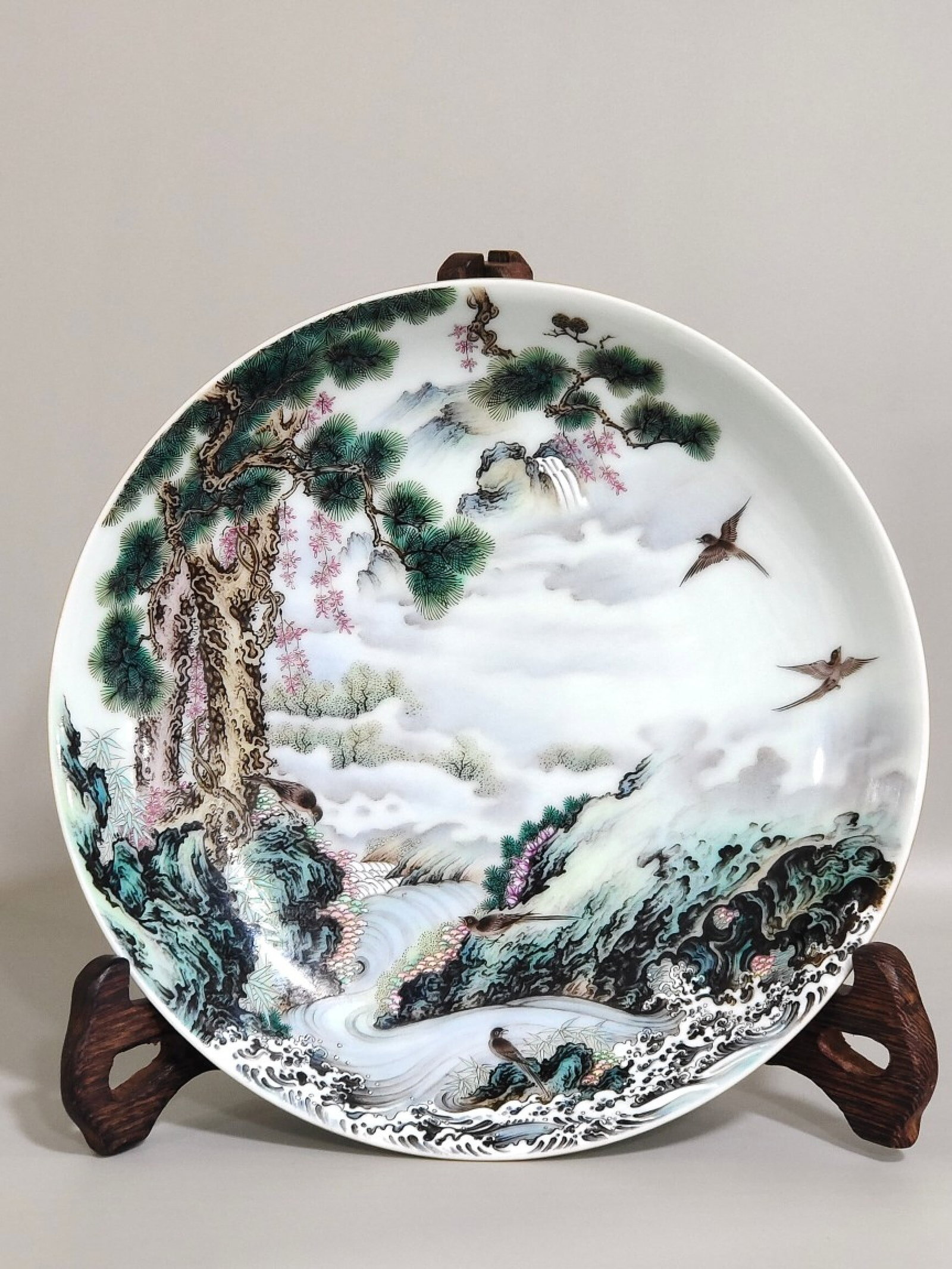An Exquisite Famille-Rose Green Glazed Landscape and Bird Pattern Plate: An Exquisite Famille-Rose Green Glazed Landscape and Bird Pattern Plate,Qing Dynasty,China,Yongzheng Six-character Mark,Size:1.6inx8.1in 粉彩绿釉山水鸟纹